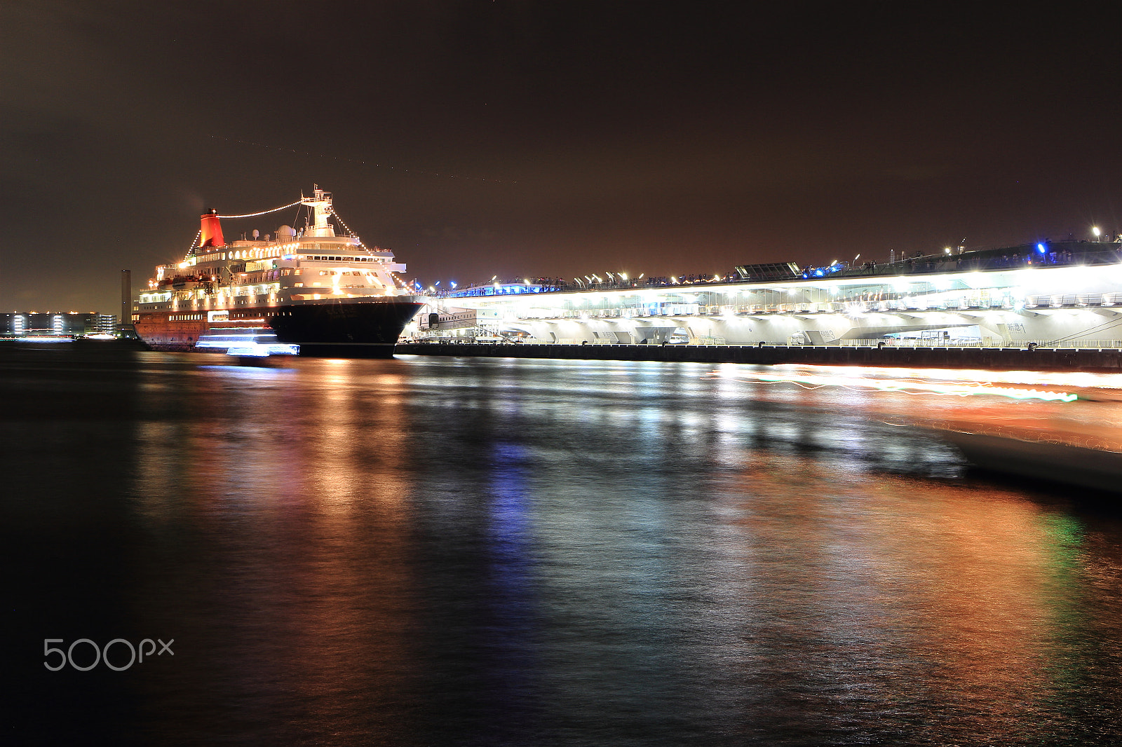 Canon EOS 700D (EOS Rebel T5i / EOS Kiss X7i) sample photo. Night view in yokohama harbor photography
