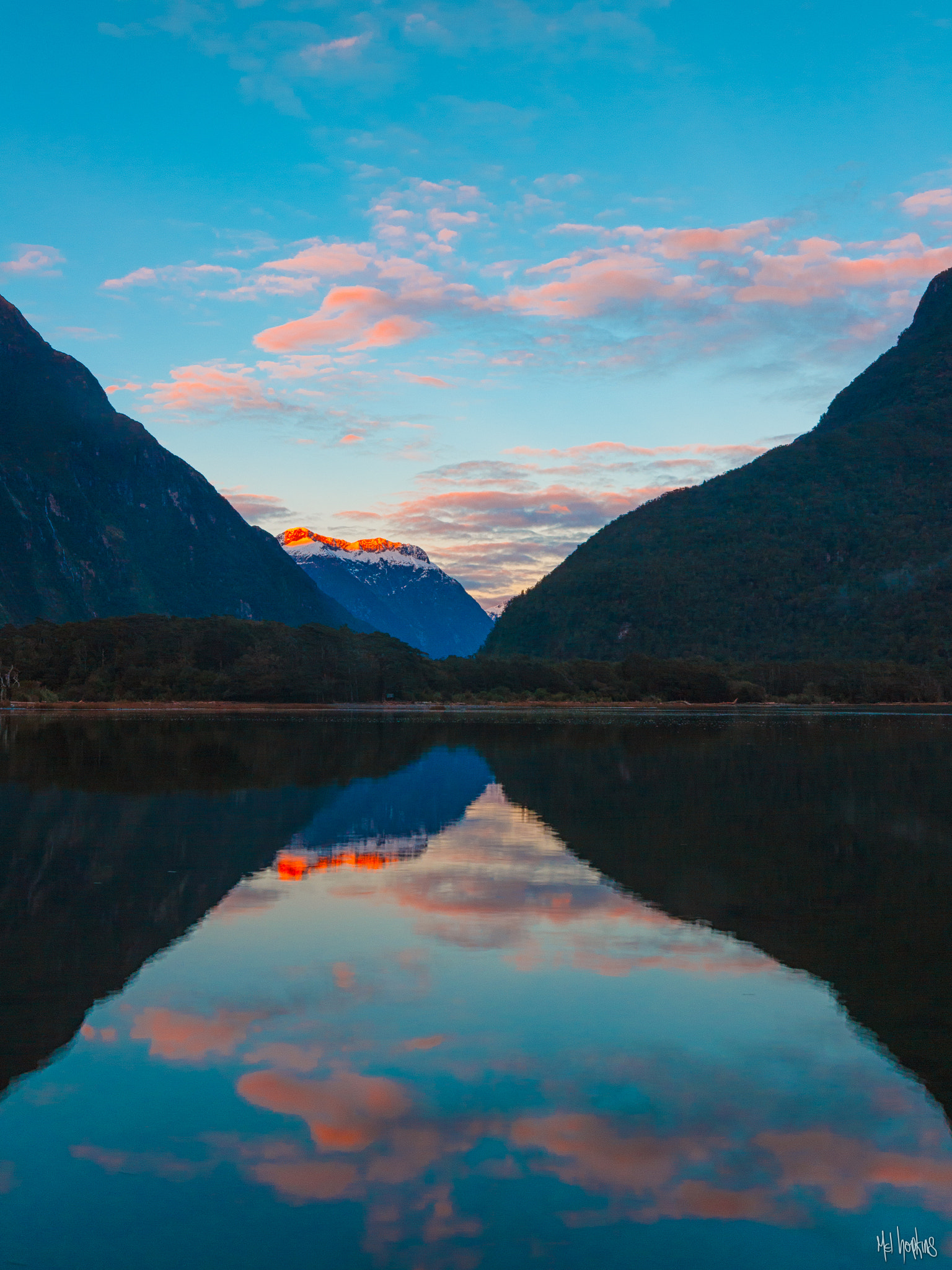 Canon EOS 550D (EOS Rebel T2i / EOS Kiss X4) sample photo. Alpine reflection photography