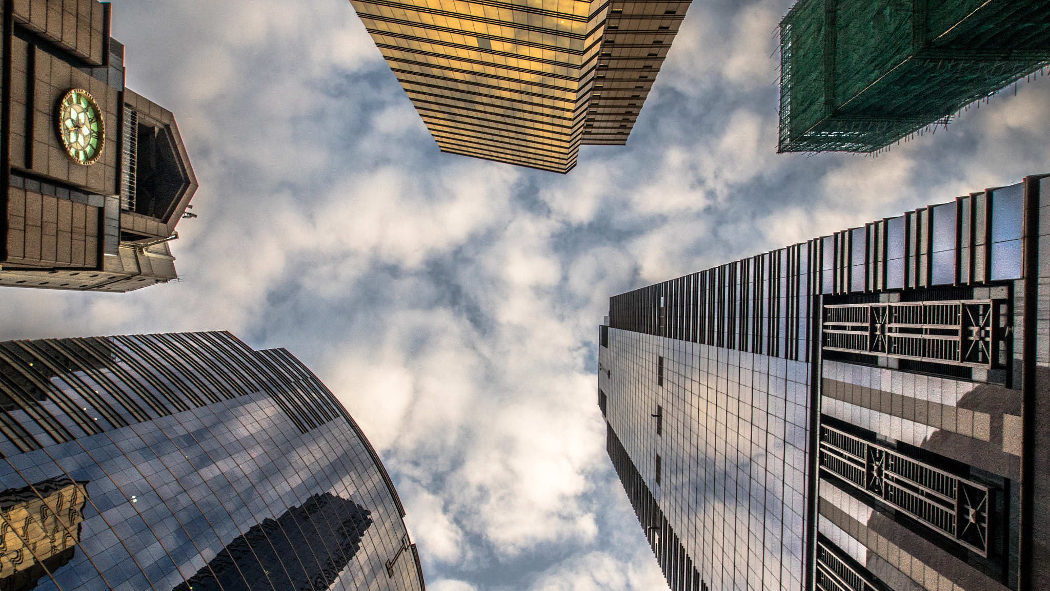 Sony a7R + Sony DT 11-18mm F4.5-5.6 sample photo. Hong kong sky photography