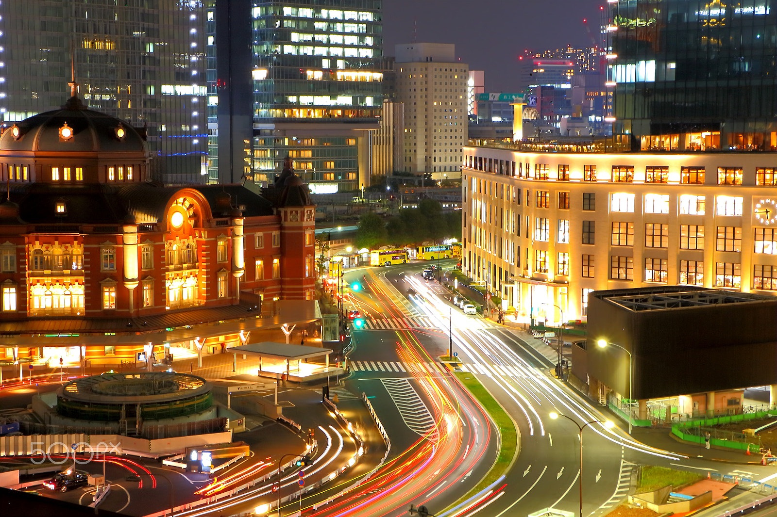 Canon EOS 700D (EOS Rebel T5i / EOS Kiss X7i) sample photo. Night view tokyo station photography