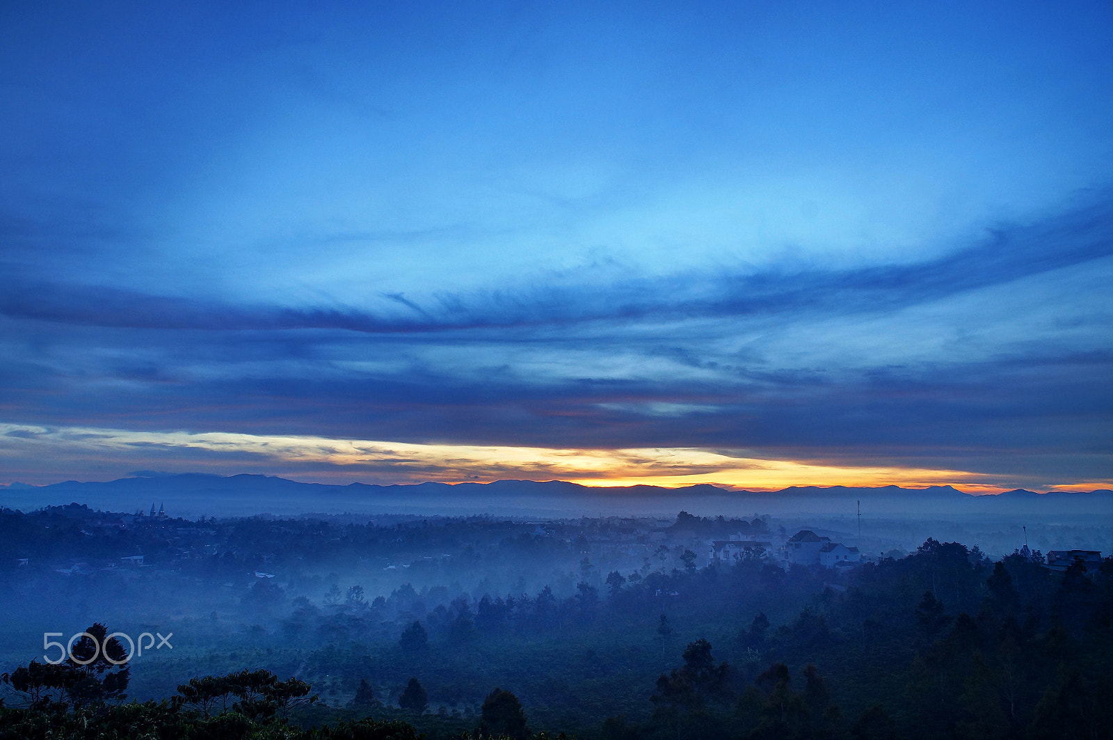 Tokina AT-X 17 AF 17mm F3.5 sample photo. Blue morning photography