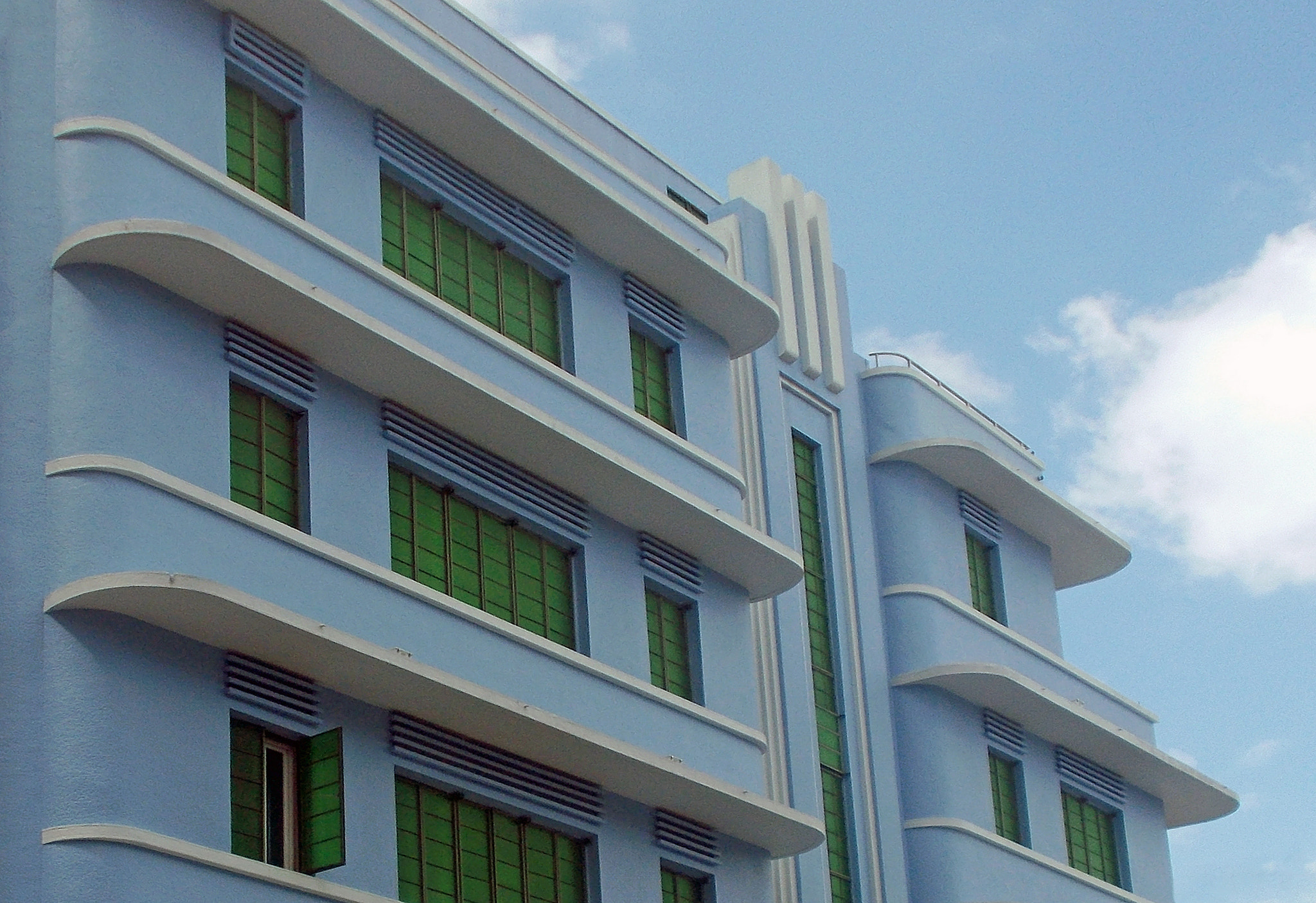 Nikon COOLPIX L27 sample photo. The building of singapore 2 photography