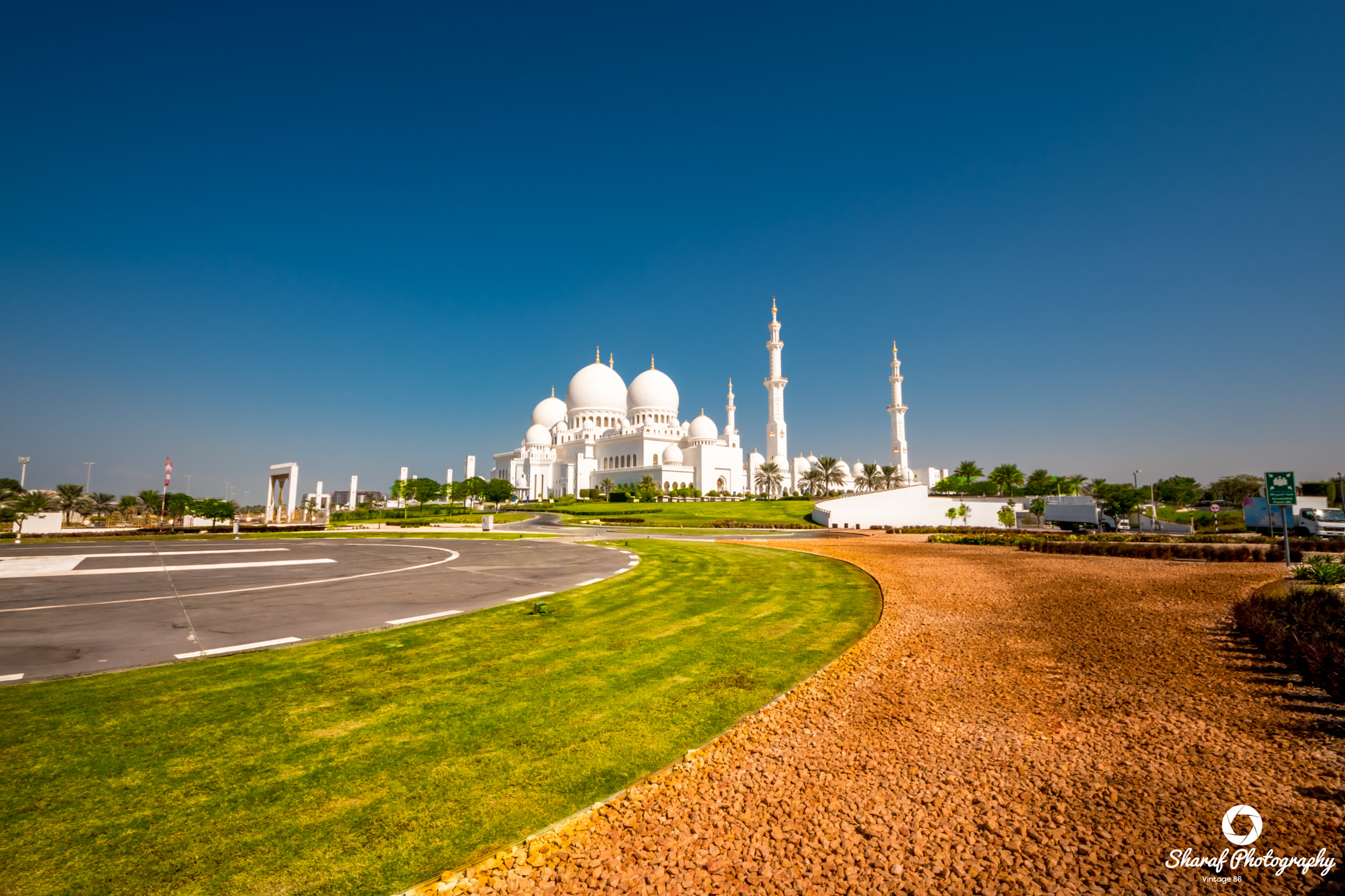 Sigma 8-16mm F4.5-5.6 DC HSM sample photo. Sheikh zayed grand mosque photography