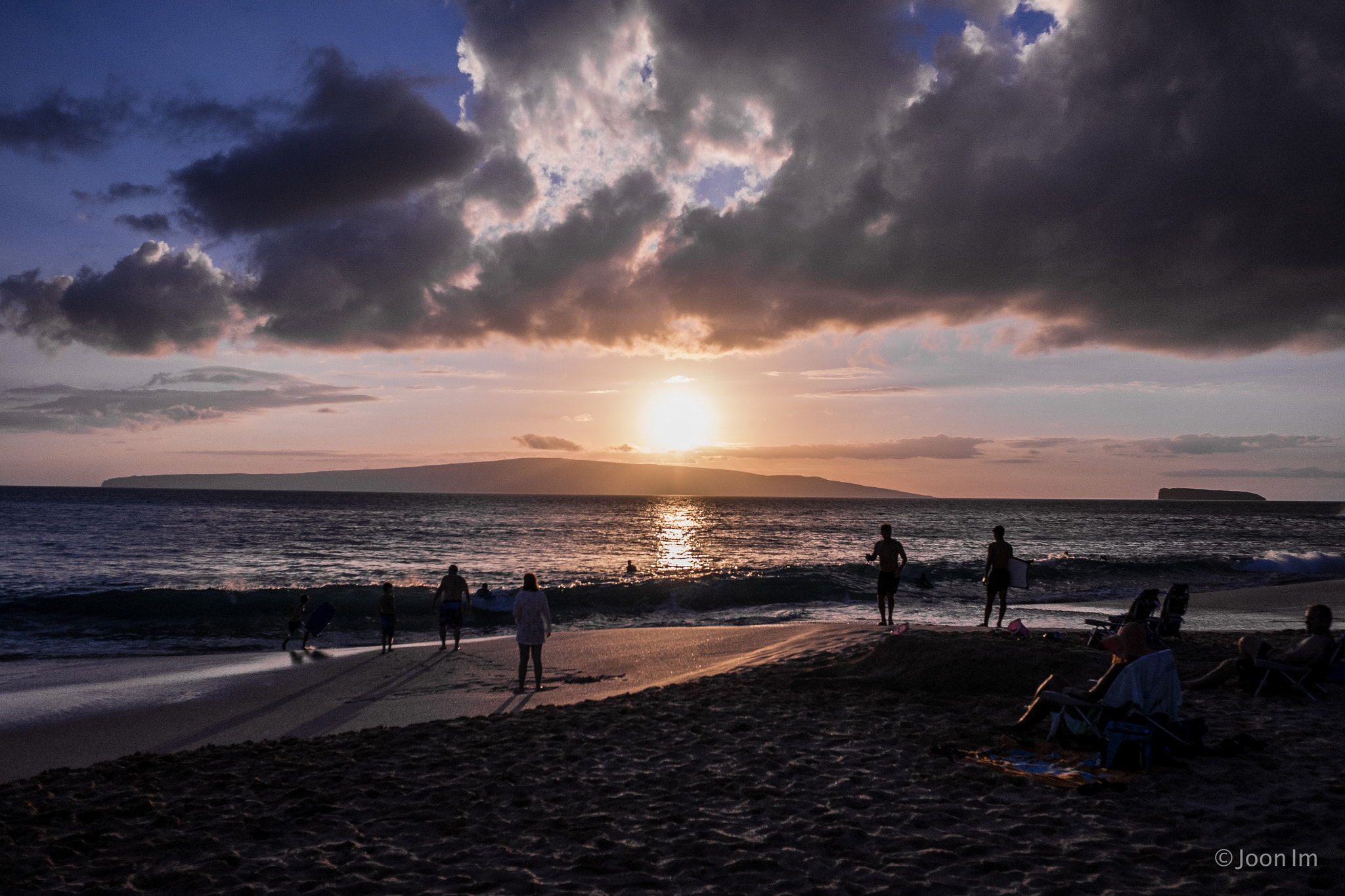 Sony a7 II + Sony E 20mm F2.8 sample photo. Sunset in maui photography