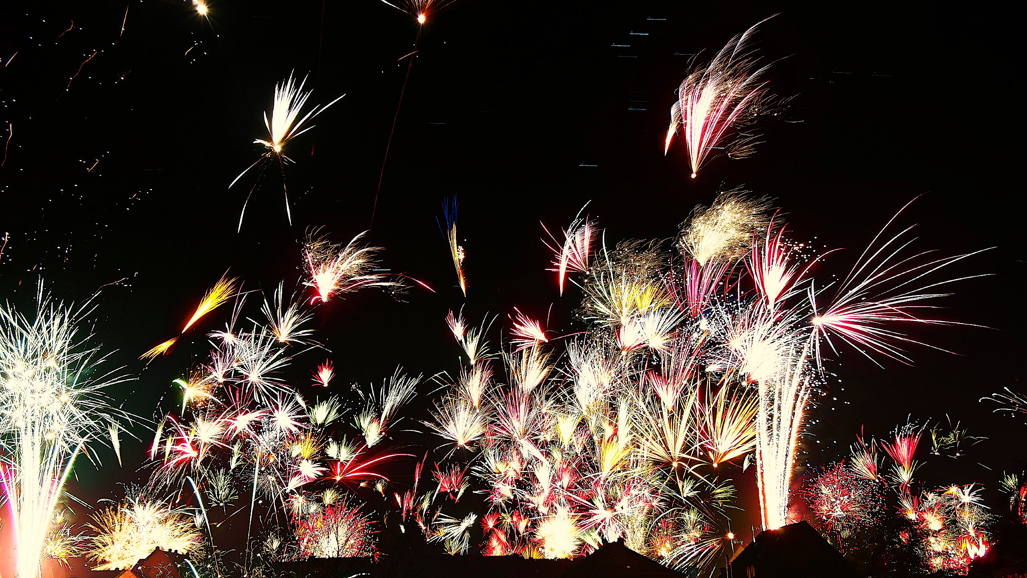 Olympus OM-D E-M10 + Panasonic Lumix G 14mm F2.5 ASPH sample photo. Happy new year photography