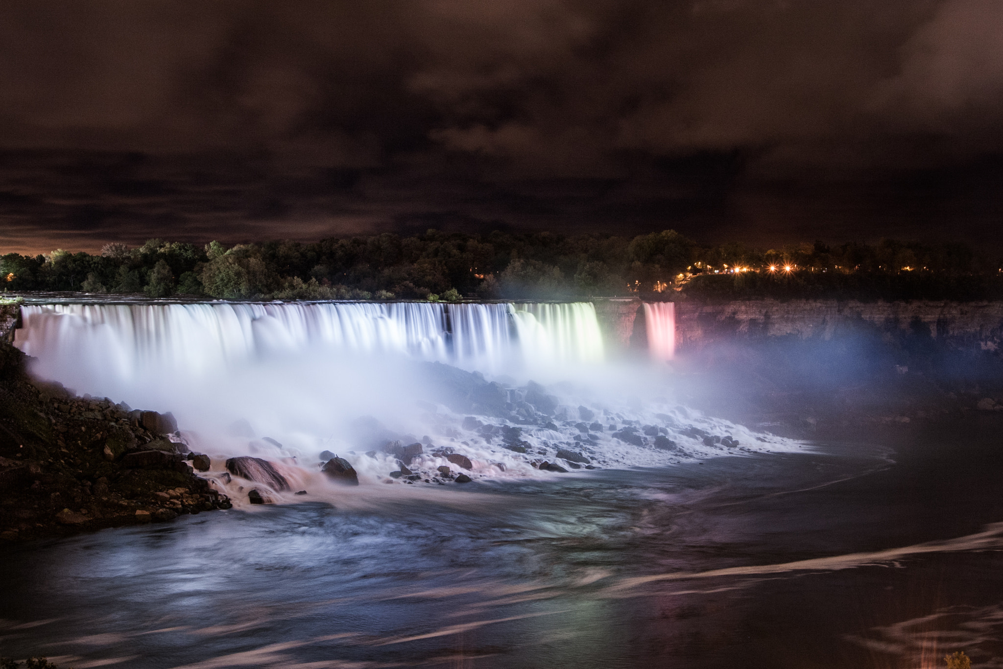 Canon EOS 400D (EOS Digital Rebel XTi / EOS Kiss Digital X) + Tamron AF 28-75mm F2.8 XR Di LD Aspherical (IF) sample photo. Niagara falls at night photography