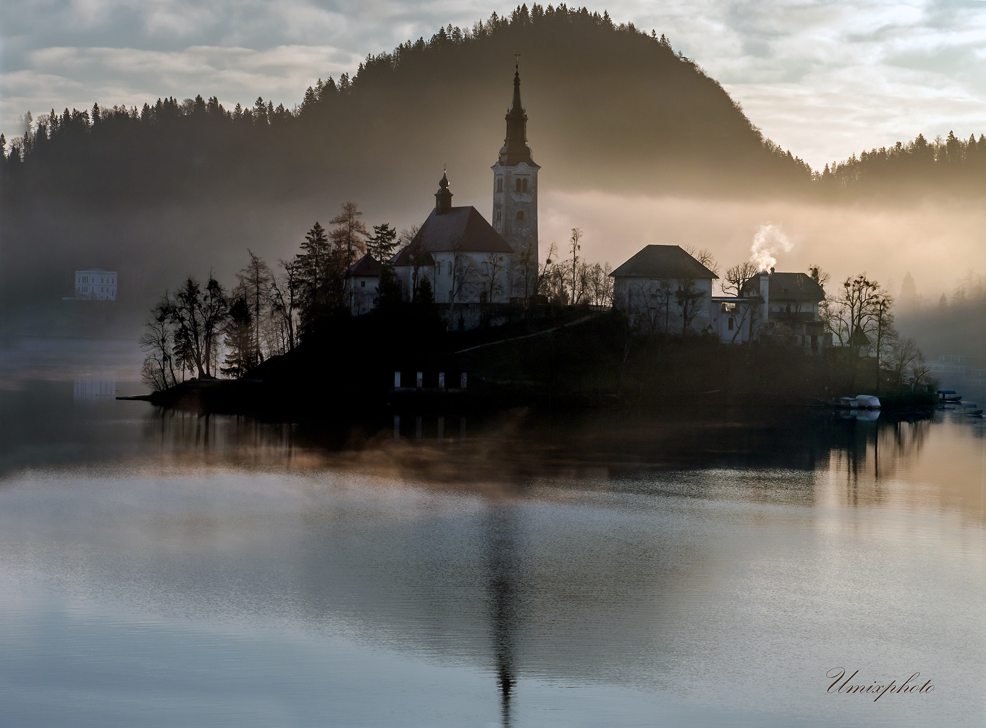 Panasonic Lumix G X Vario 35-100mm F2.8 OIS sample photo. Morning at bled island photography