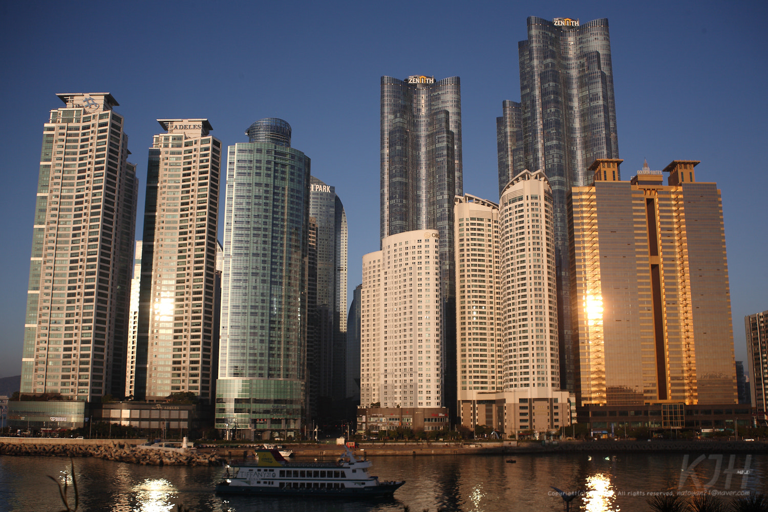 Canon EF 35-70mm f/3.5-4.5A sample photo. Haeundae marine city 2 photography