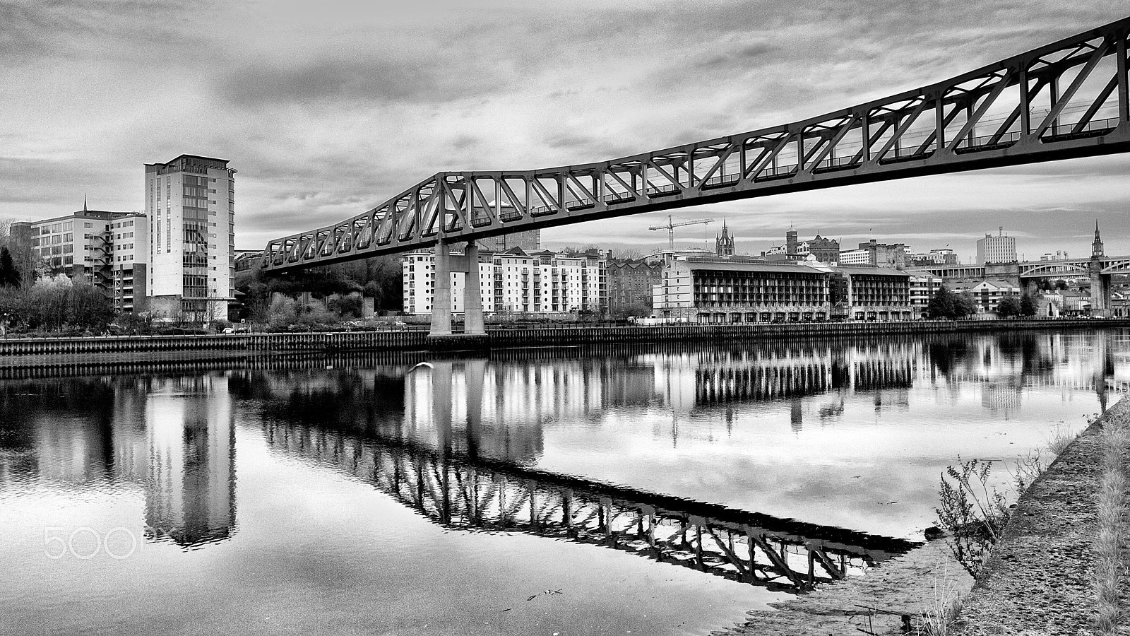 Canon TS-E 24.0mm f/3.5 L II sample photo. Newcastle reflections photography
