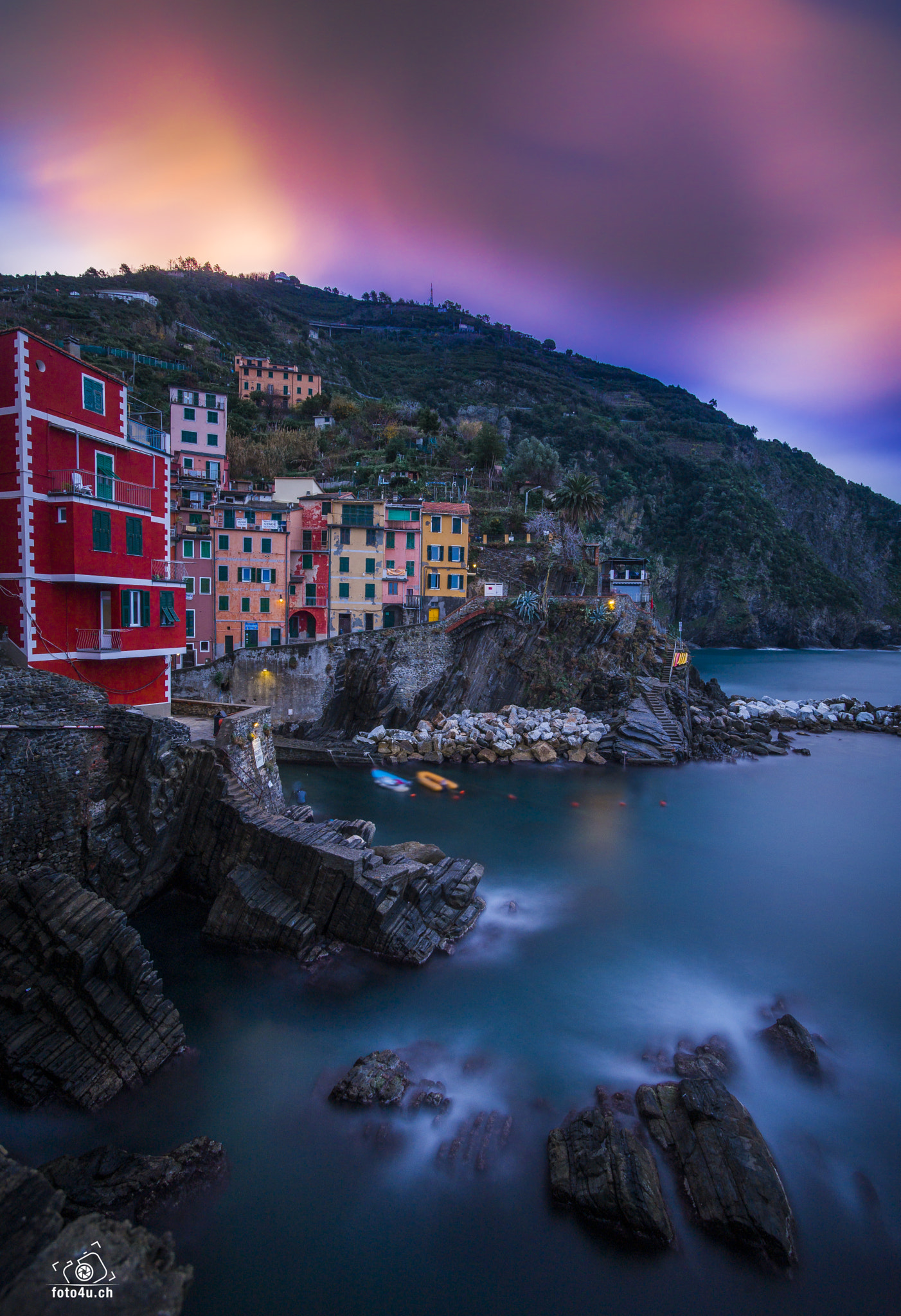 Sony a99 II + Minolta AF 17-35mm F3.5 G sample photo. Morning glow riomaggiore photography