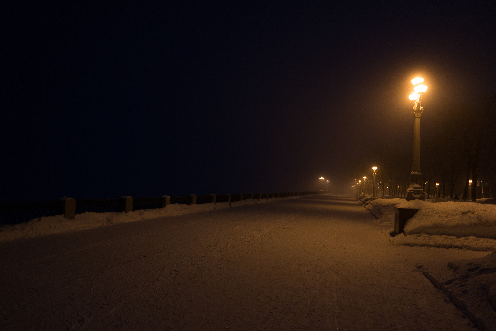 Samsung NX1000 + Samsung NX 16mm F2.4 Pancake sample photo. Winter in samara photography