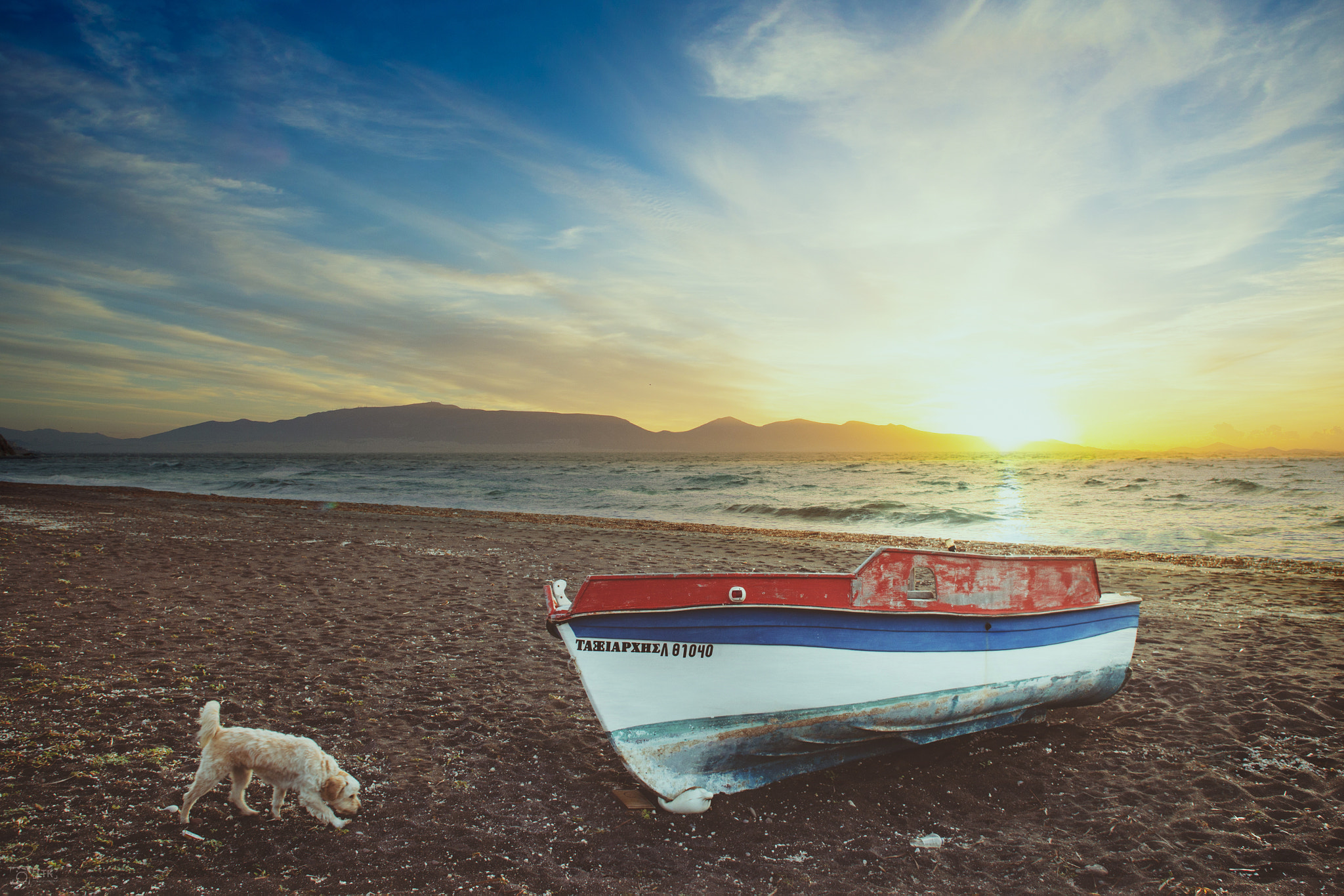 Canon EF 20-35mm F3.5-4.5 USM sample photo. Sunrise in santorini photography
