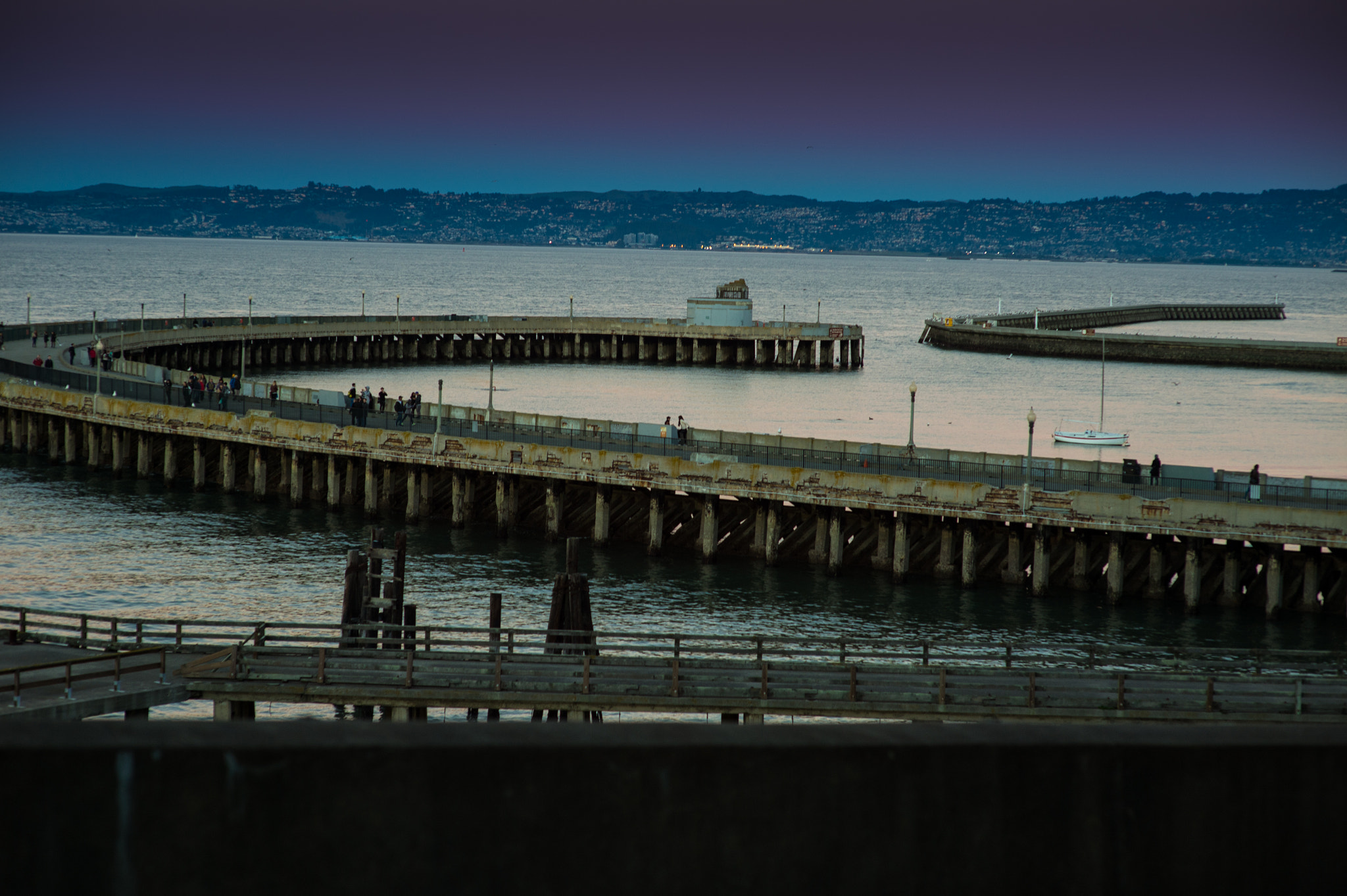 Nikon Df + Sigma 85mm F1.4 EX DG HSM sample photo. Over the bay photography