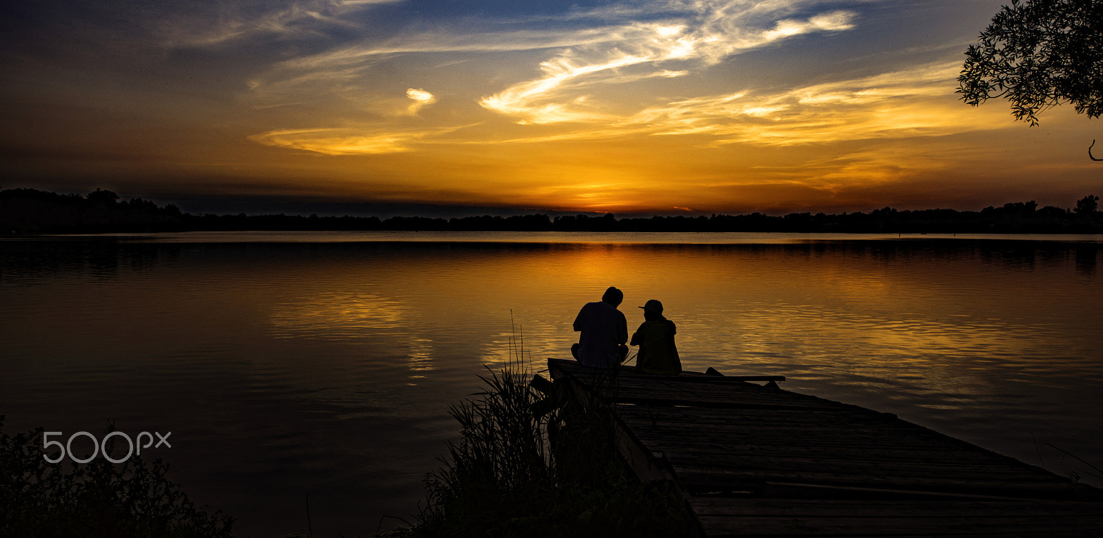 Sigma 8-16mm F4.5-5.6 DC HSM sample photo. Sunset talk photography