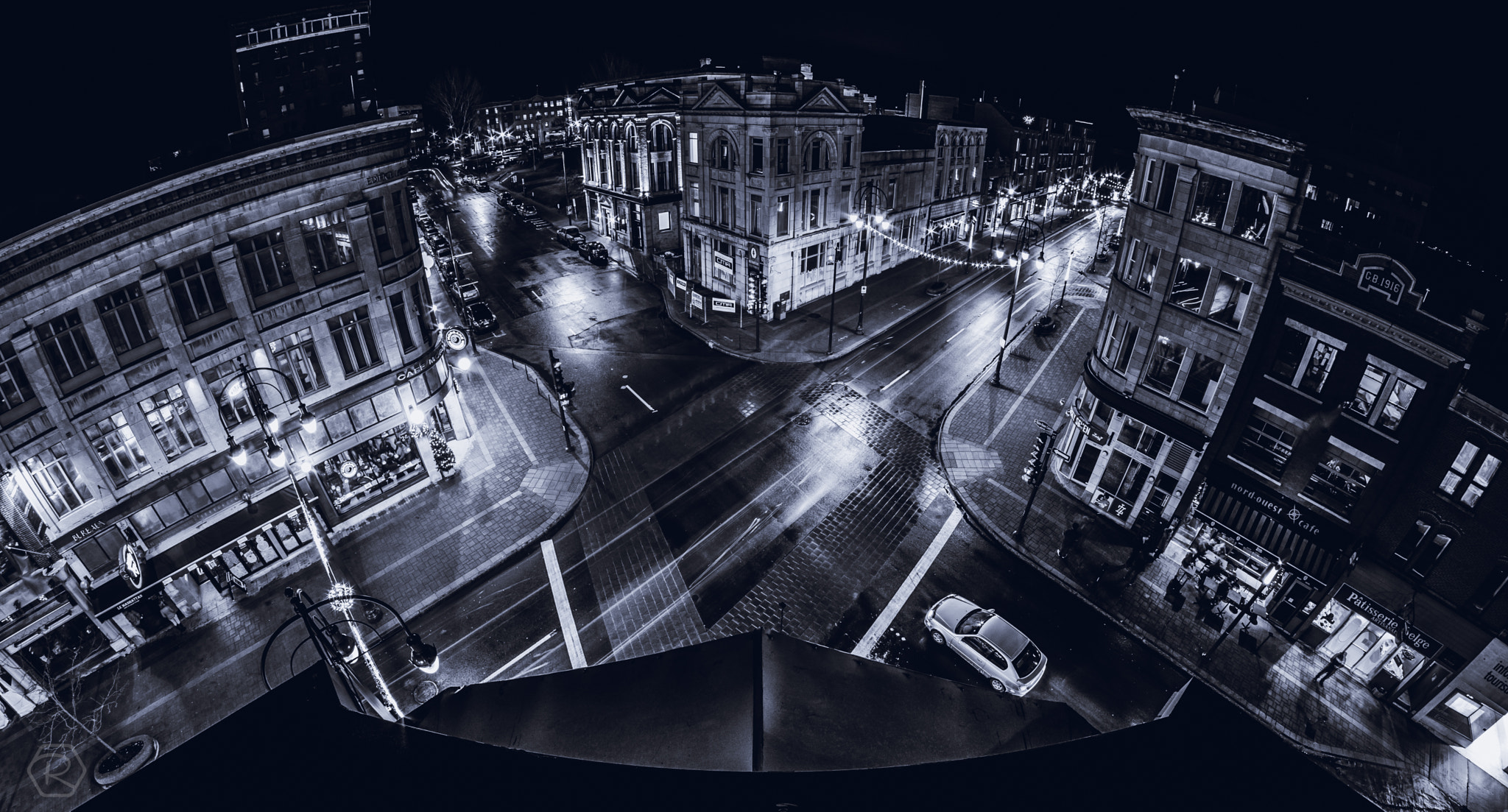 Nikon D5300 + Samyang 8mm F3.5 Aspherical IF MC Fisheye sample photo. Trois-rivieres city at night photography