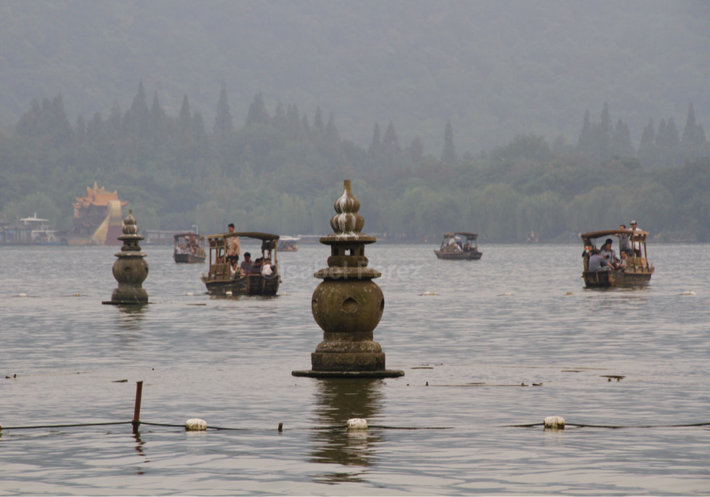 Canon EOS 7D + Canon 18-270mm sample photo. Floating photography