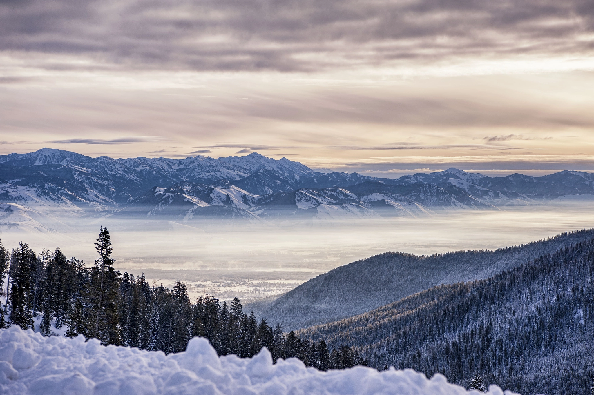 Nikon AF-S Nikkor 24-70mm F2.8E ED VR sample photo. Morning on teton pass photography