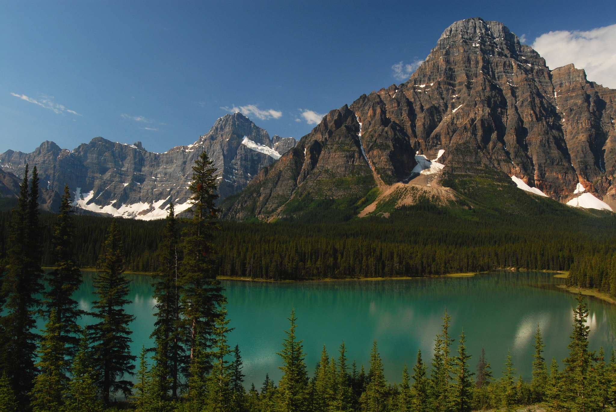Nikon D200 + Sigma 17-35mm F2.8-4 EX Aspherical sample photo. Lake in banff national park photography