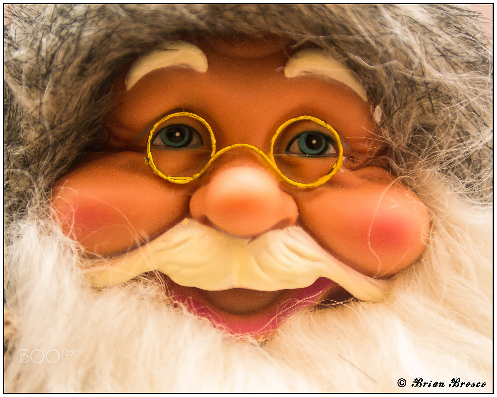 Sigma 18-200mm F3.5-6.3 DC OS HSM sample photo. Christmas decorations photography