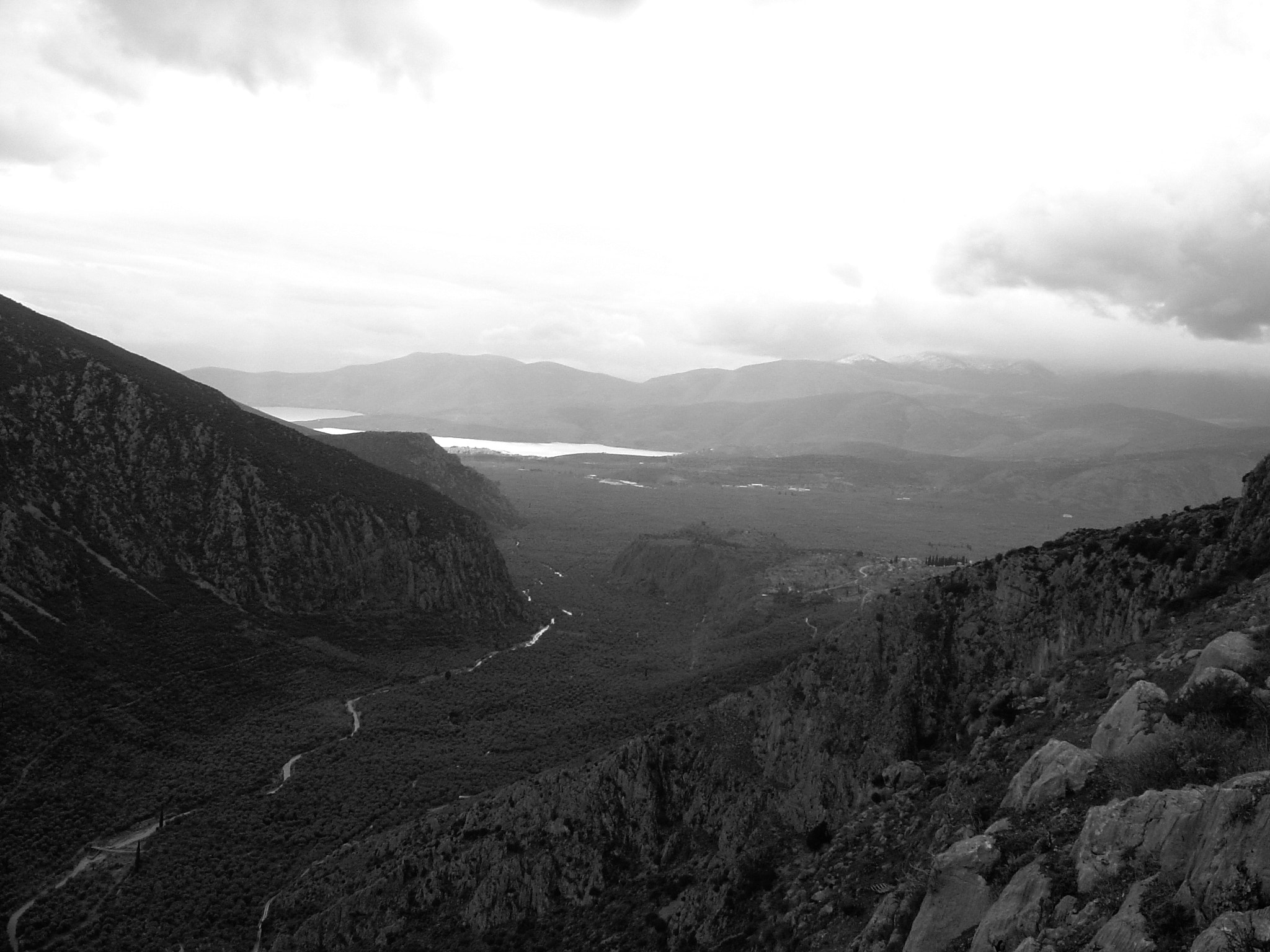 Sony DSC-V1 sample photo. Valley view in delphi photography