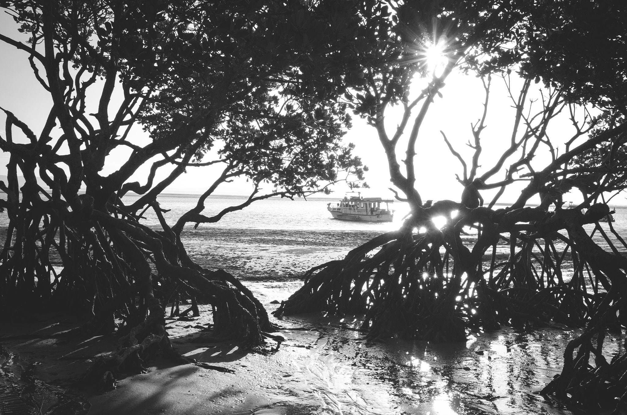 Nikon D7000 + Nikon AF Nikkor 24mm F2.8D sample photo. 1770 fishing boat photography