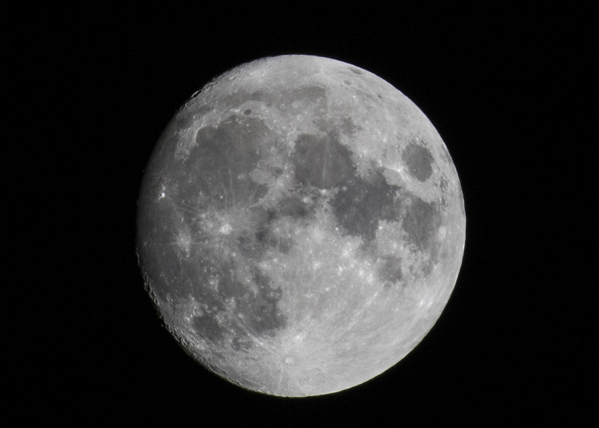 Canon EOS 7D Mark II + Tamron SP 70-300mm F4-5.6 Di VC USD sample photo. The moon photography