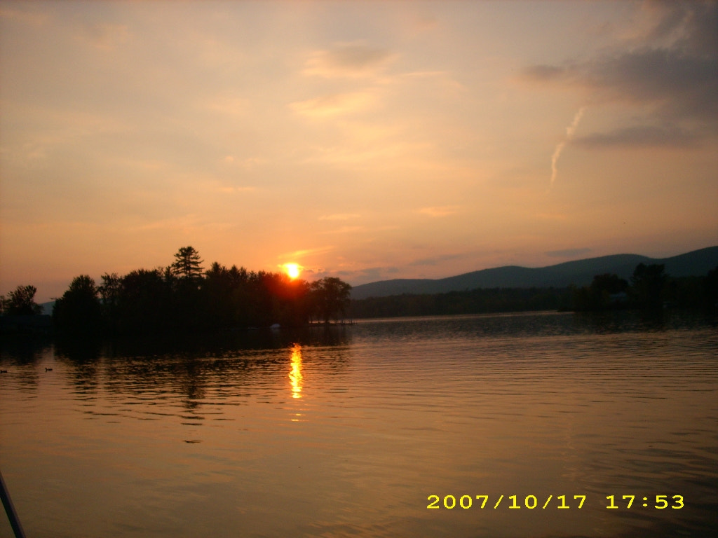 Polaroid i533 sample photo. Onota lake sunset photography