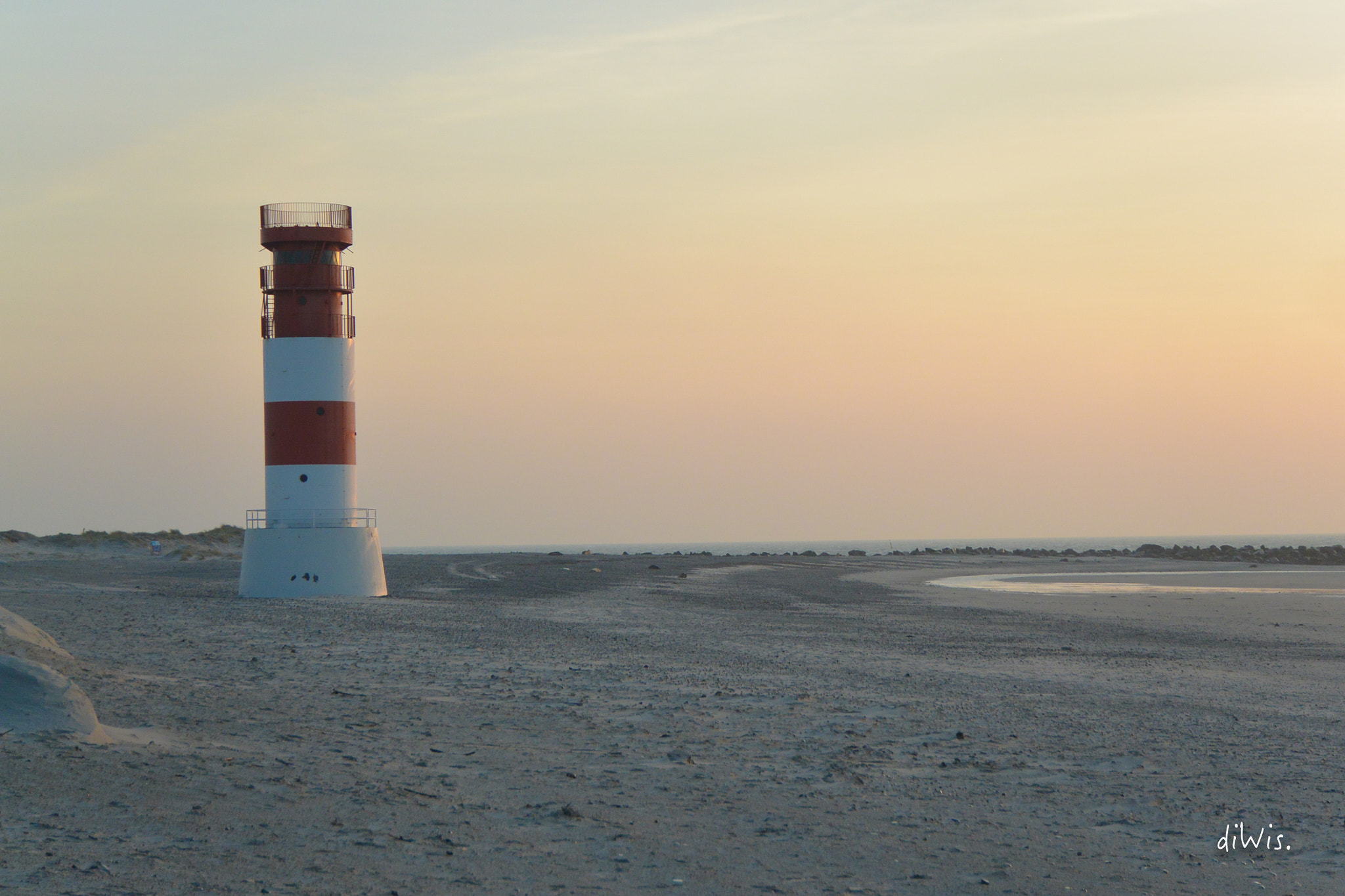 1 NIKKOR VR 10-100mm f/4-5.6 sample photo. Winter island photography