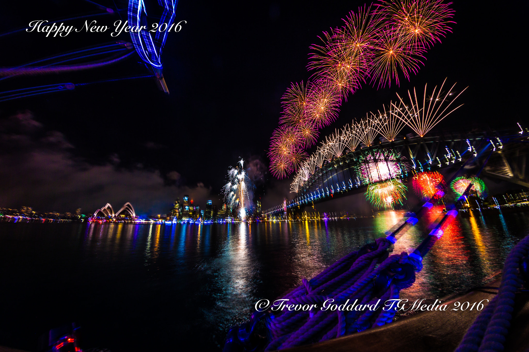 Canon EOS-1D X + Canon EF 8-15mm F4L Fisheye USM sample photo. Amazing fireworks display photography