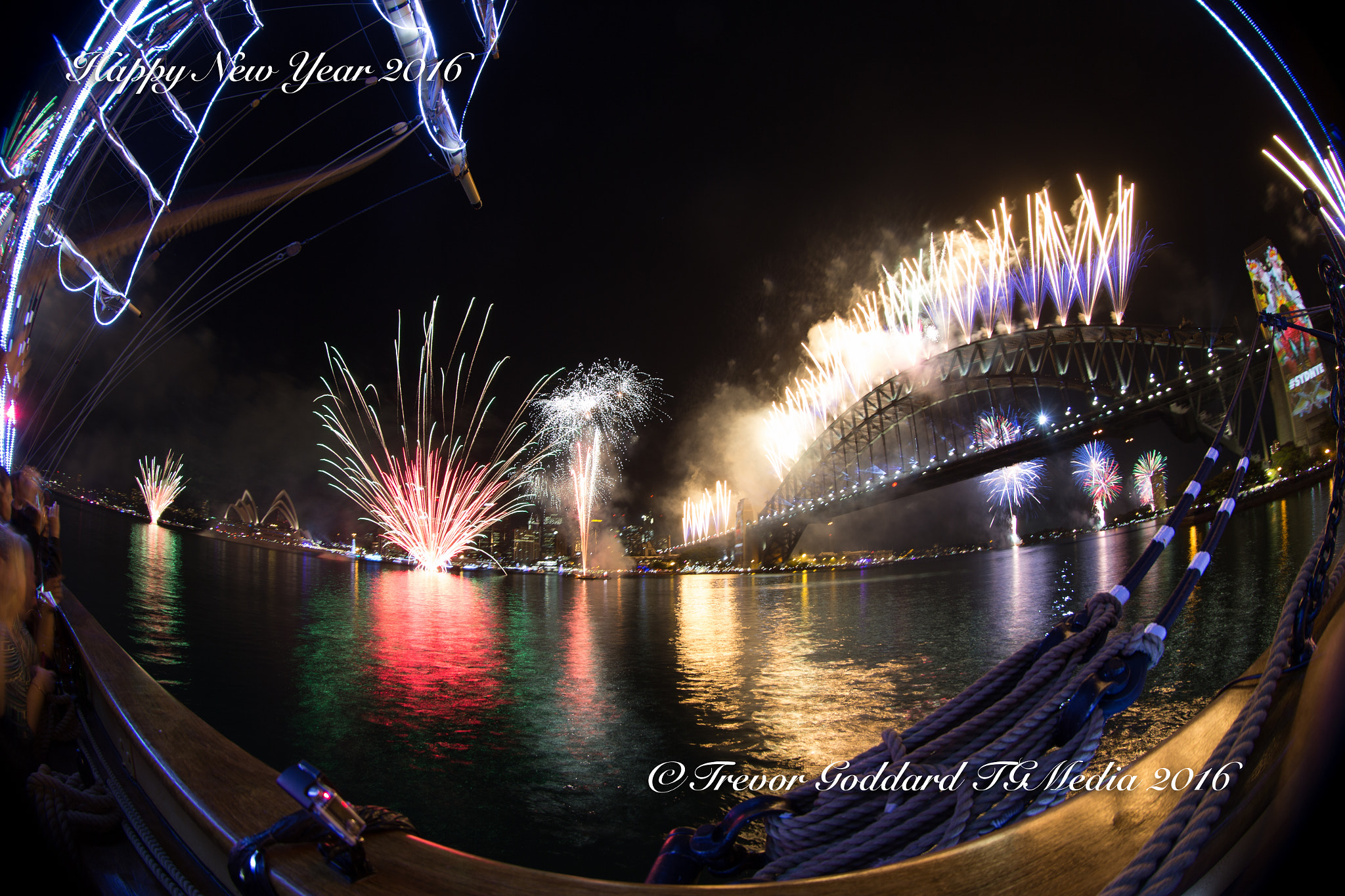 Canon EF 8-15mm F4L Fisheye USM sample photo. Amazing fireworks display photography
