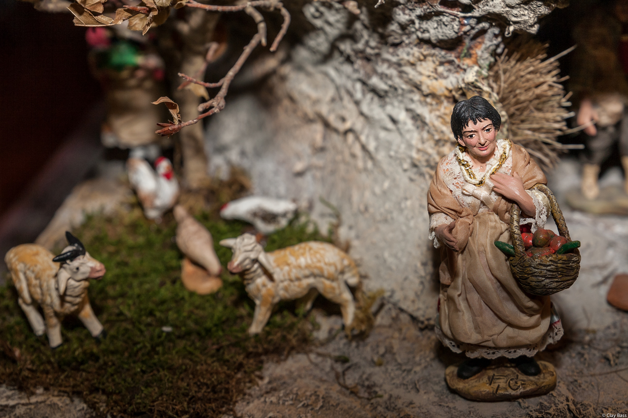 Canon EF 24-105mm F3.5-5.6 IS STM sample photo. Mia cognata fa parte del suo presepe photography