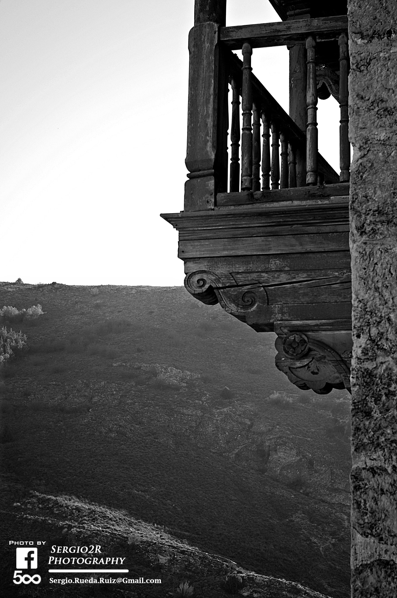 Pentax K-r sample photo. Detalle casas colgadas photography