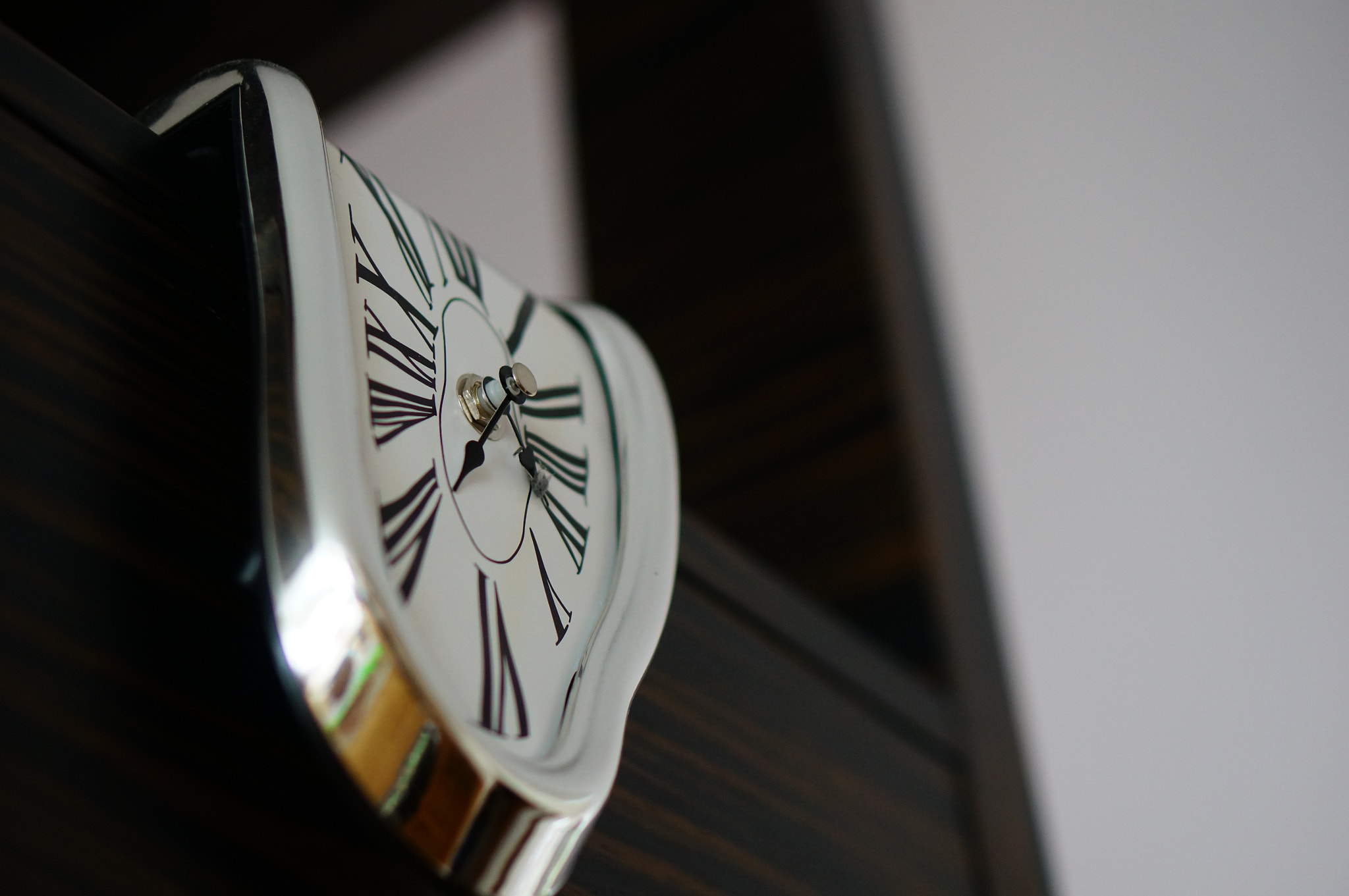 Sony Alpha NEX-6 + Sony E 50mm F1.8 OSS sample photo. Melt shaped clock photography