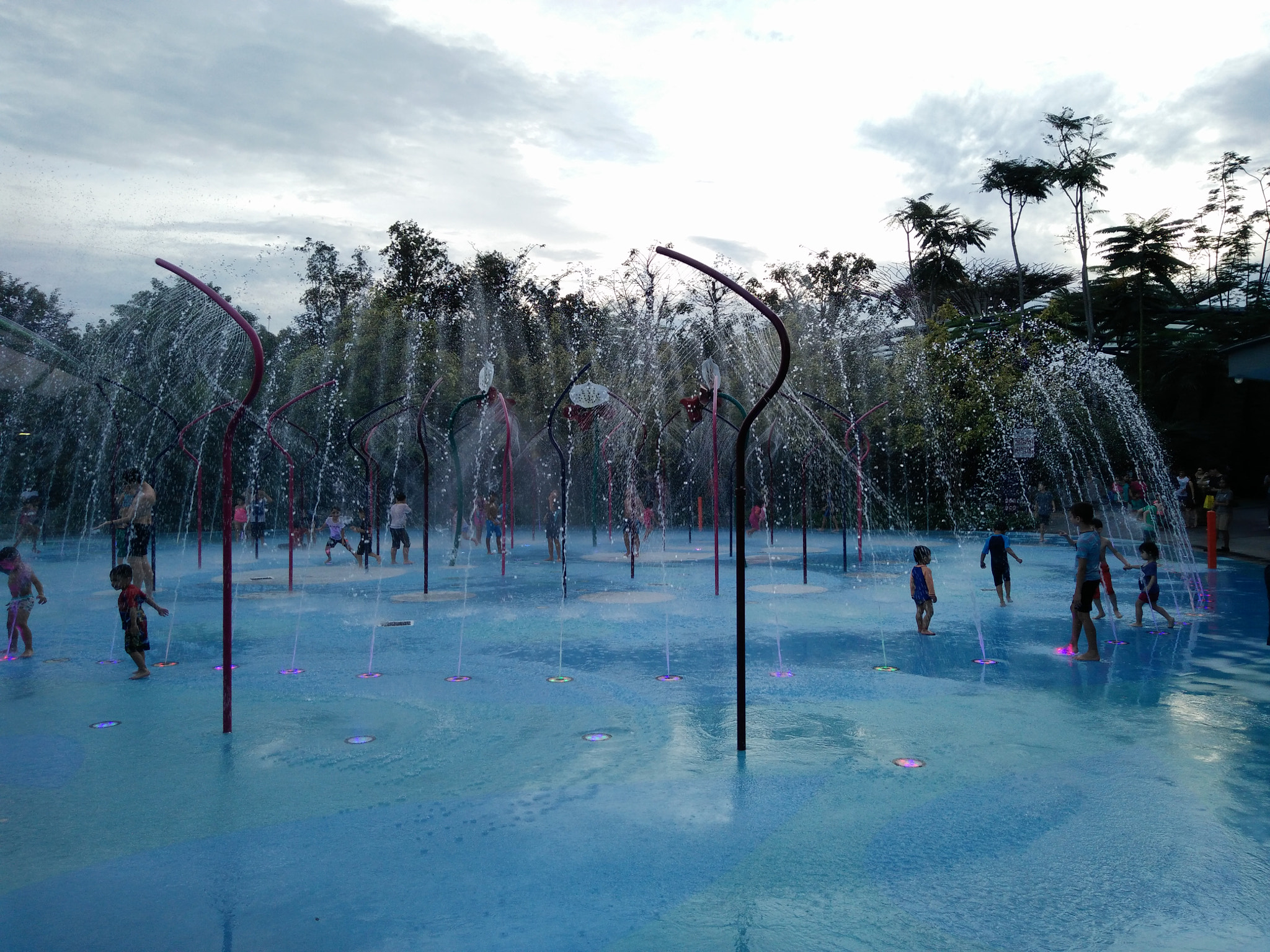 OPPO R7f sample photo. Waterpark @ gardens by the bay photography