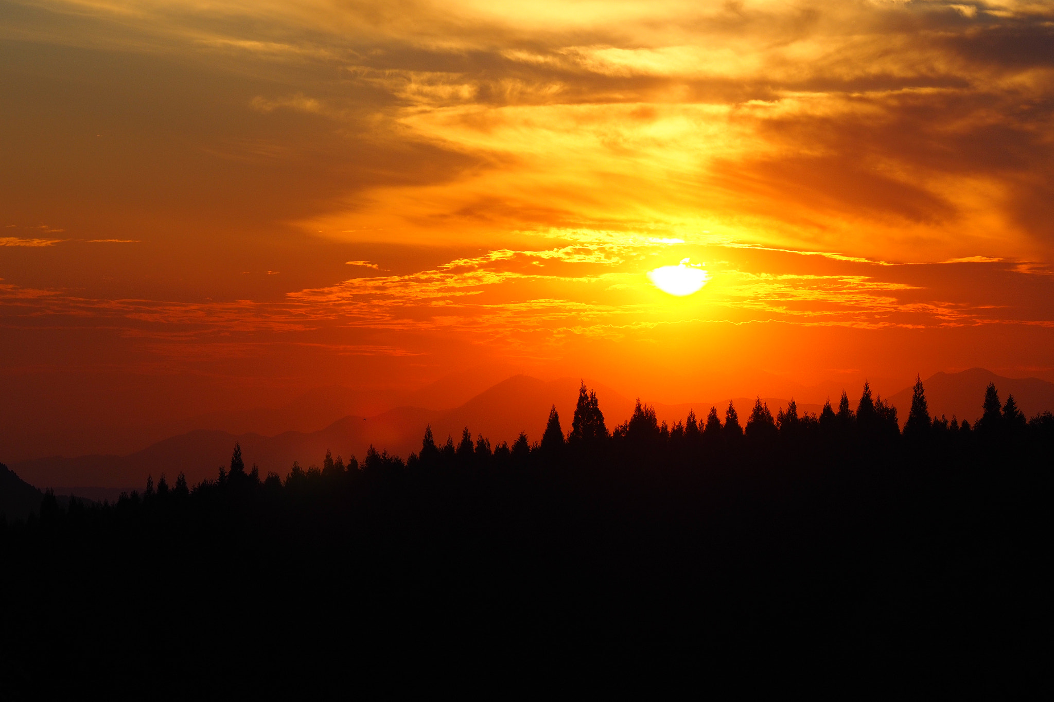 Olympus PEN E-PL7 + Olympus M.Zuiko Digital ED 75mm F1.8 sample photo. Aso volcano sunset dawn photography