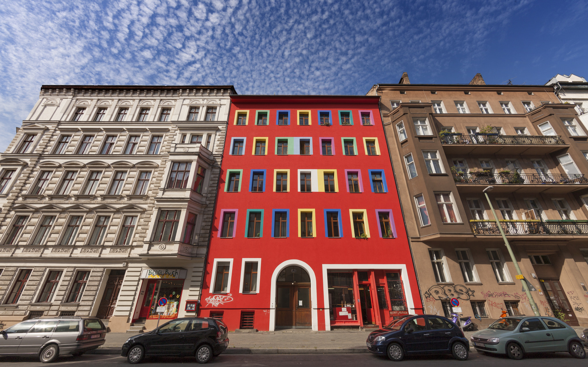 Canon EF 14mm F2.8L II USM sample photo. Colourful tenement building in berlin-kreuzberg photography