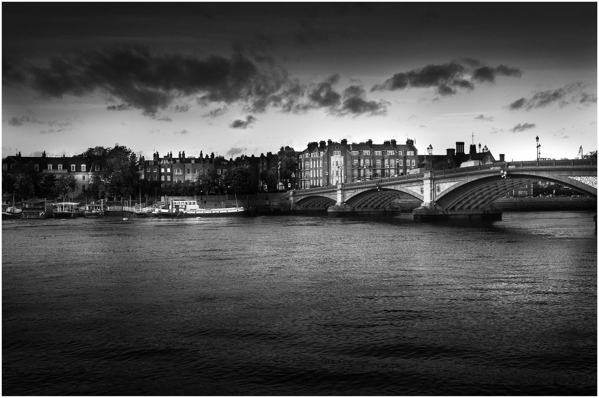 Pentax K-7 sample photo. Battersea bridge photography