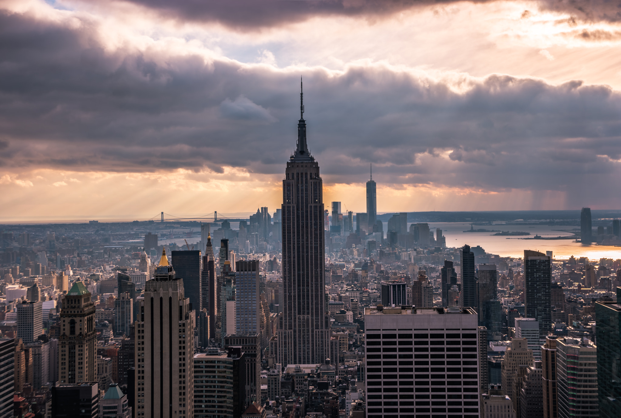 Samsung NX1 + Samsung NX 16-50mm F3.5-5.6 Power Zoom ED OIS sample photo. Empire state building and co. photography