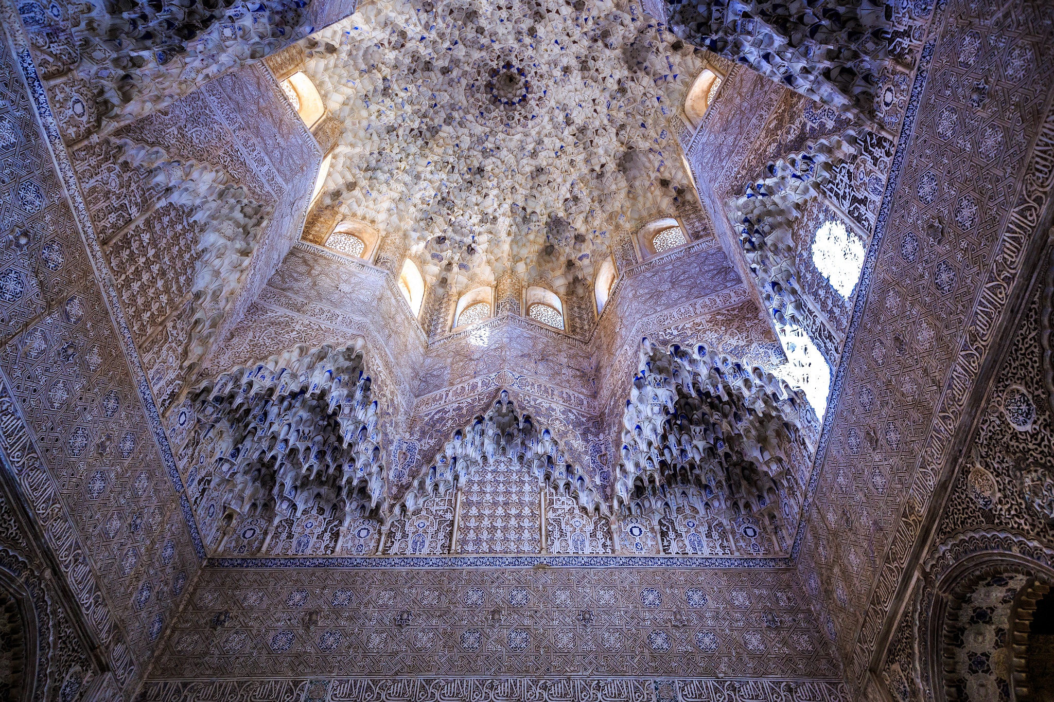 Canon EF-S 10-22mm F3.5-4.5 USM sample photo. Moorish ceiling photography