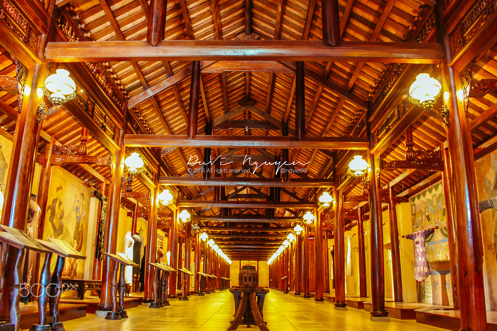 Canon EOS 500D (EOS Rebel T1i / EOS Kiss X3) sample photo. Ao dai museum, ho chi minh city photography