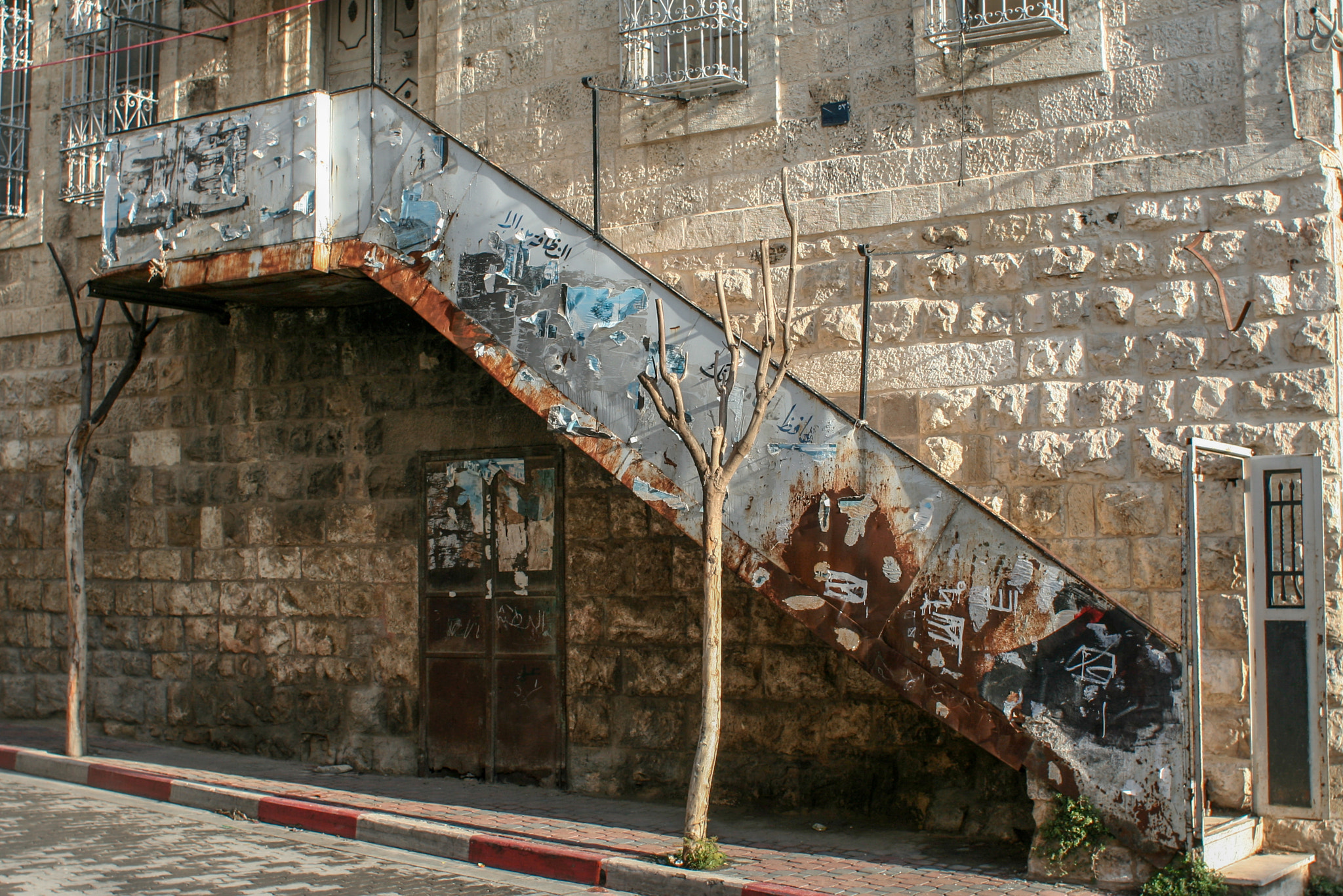 Canon EOS 350D (EOS Digital Rebel XT / EOS Kiss Digital N) sample photo. Hebron staircase photography