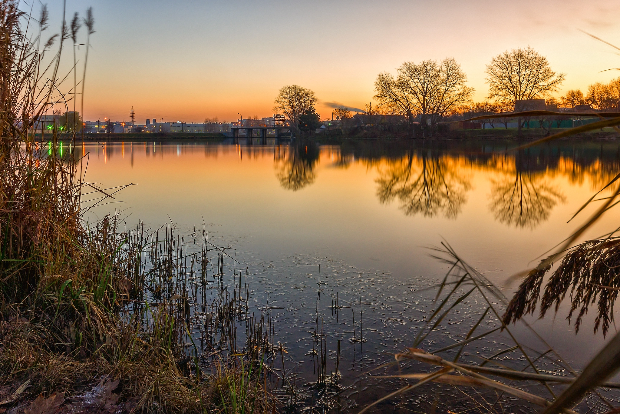 Minolta AF 28-80mm F3.5-5.6 II sample photo. Golden dawn photography