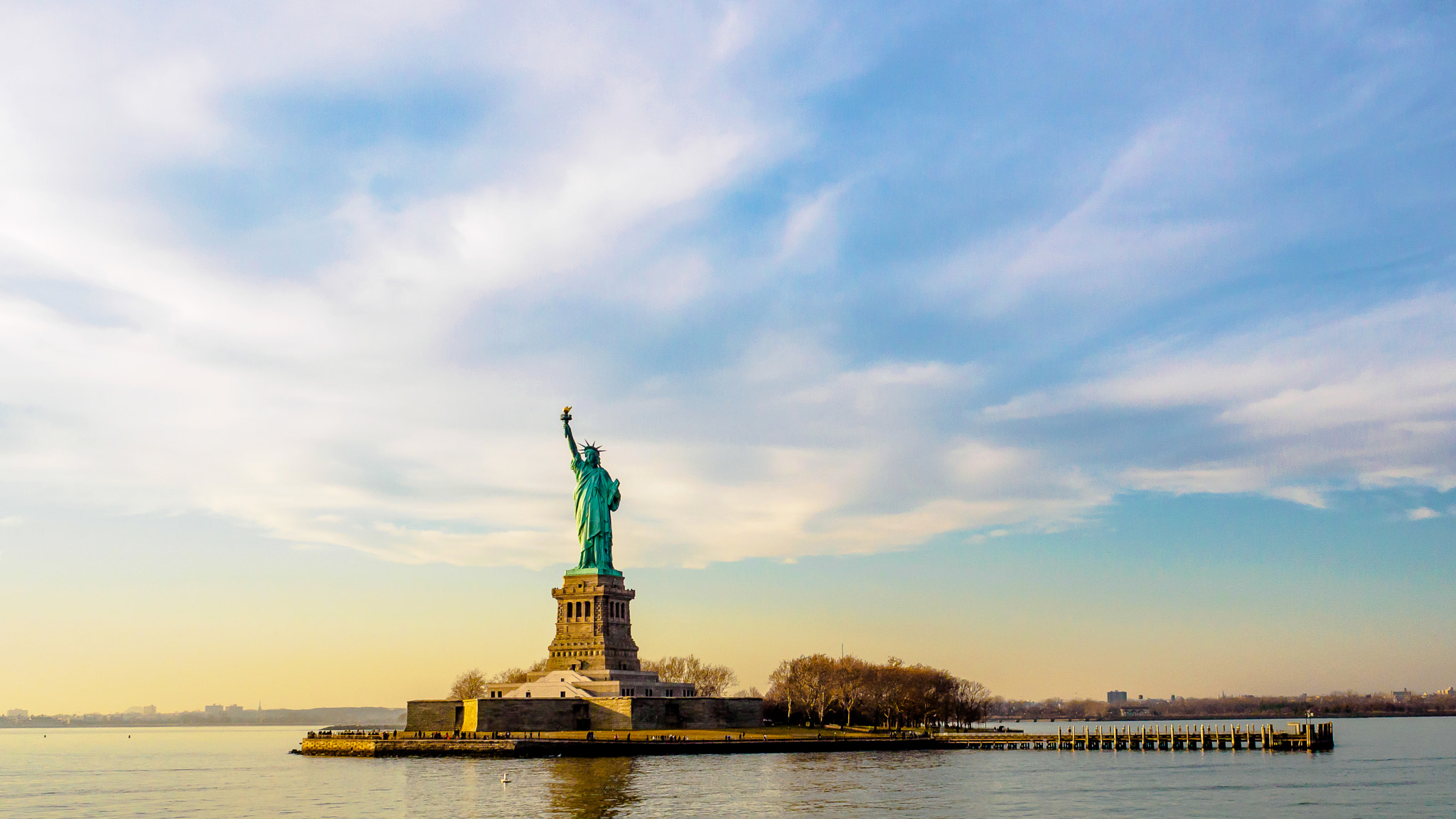 Olympus M.Zuiko Digital 17mm F2.8 Pancake sample photo. Statue of liberty photography