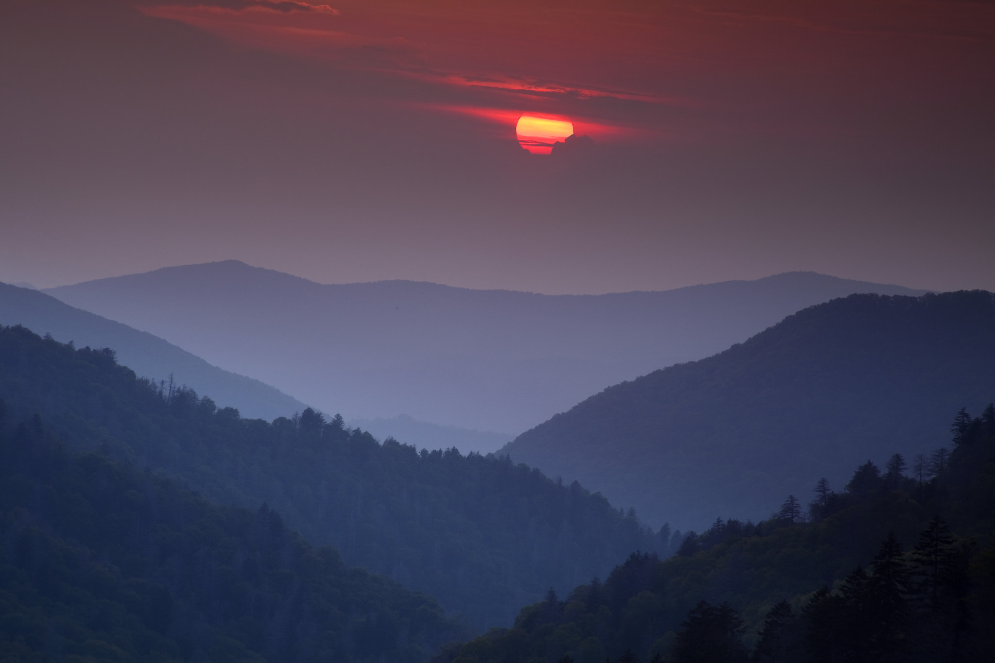 Canon EF 100-300mm F4.5-5.6 USM sample photo. Mountain sunset photography
