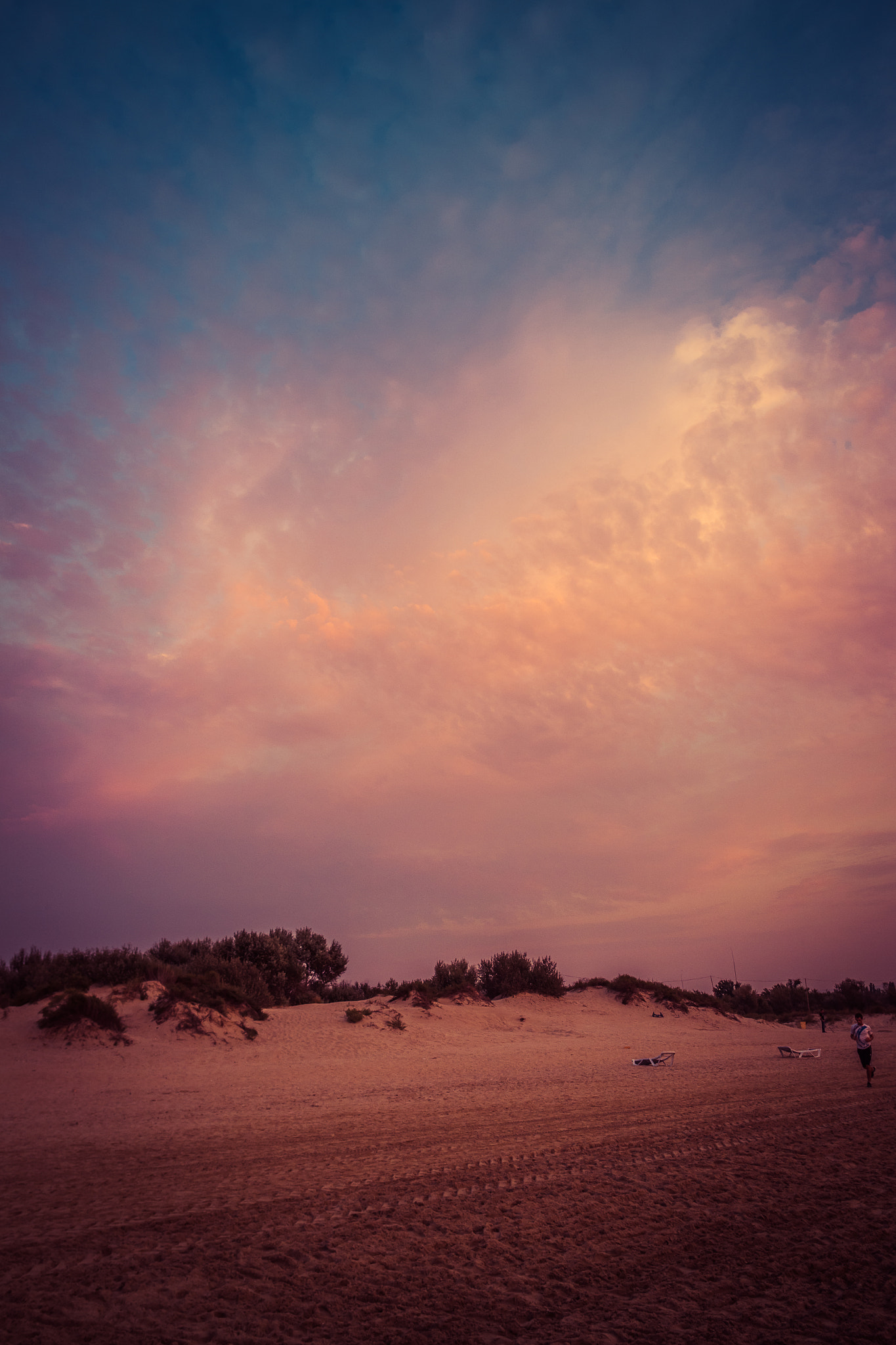 Samsung NX1000 + Samsung NX 16mm F2.4 Pancake sample photo. Lovely sunset photography