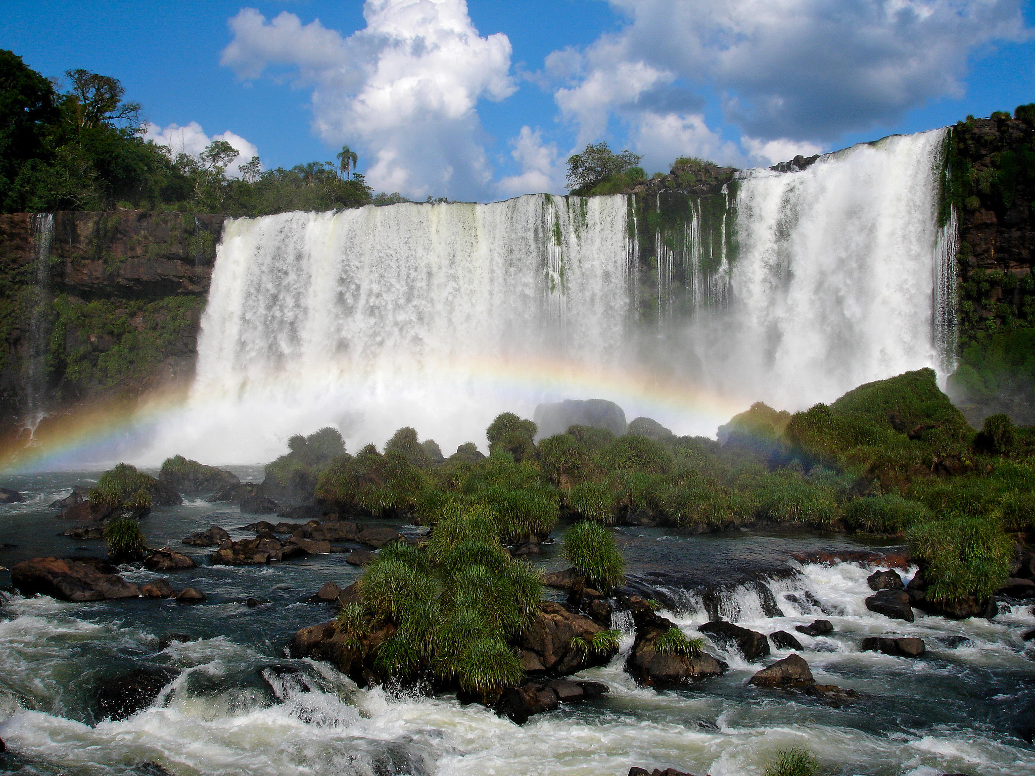 Sony DSC-P150 sample photo. Brazil iguassu with rainbow photography