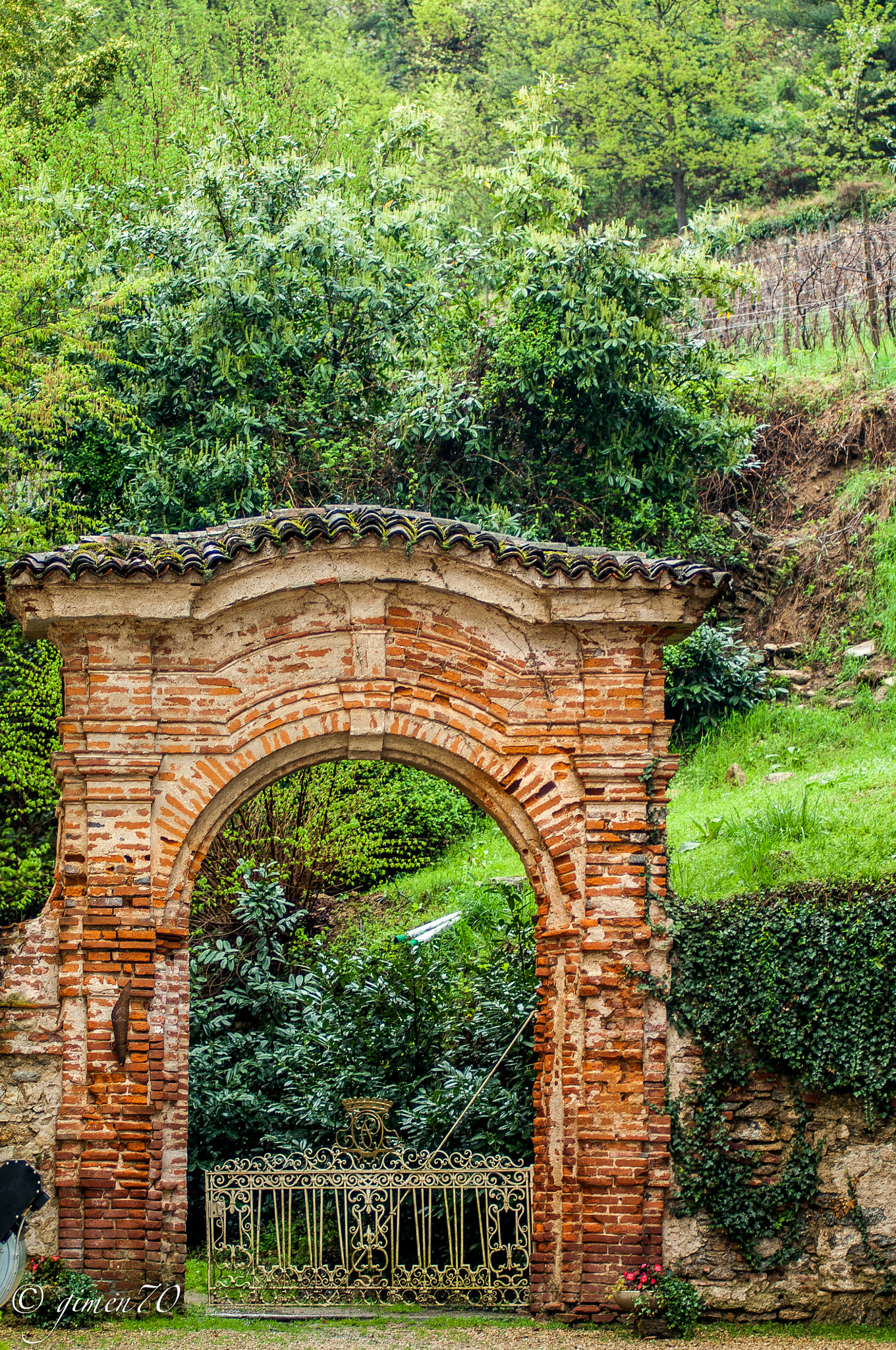 Nikon D2X sample photo. Old structure! photography
