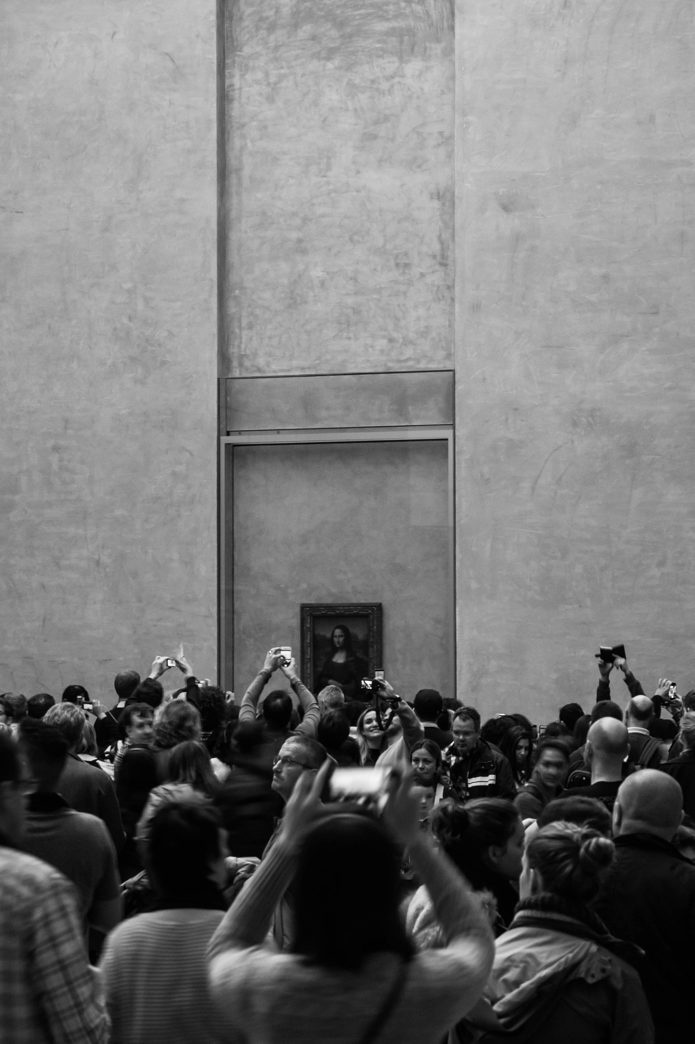 Sony Alpha DSLR-A350 + 35-70mm F4 sample photo. Mona lisa at louvre photography