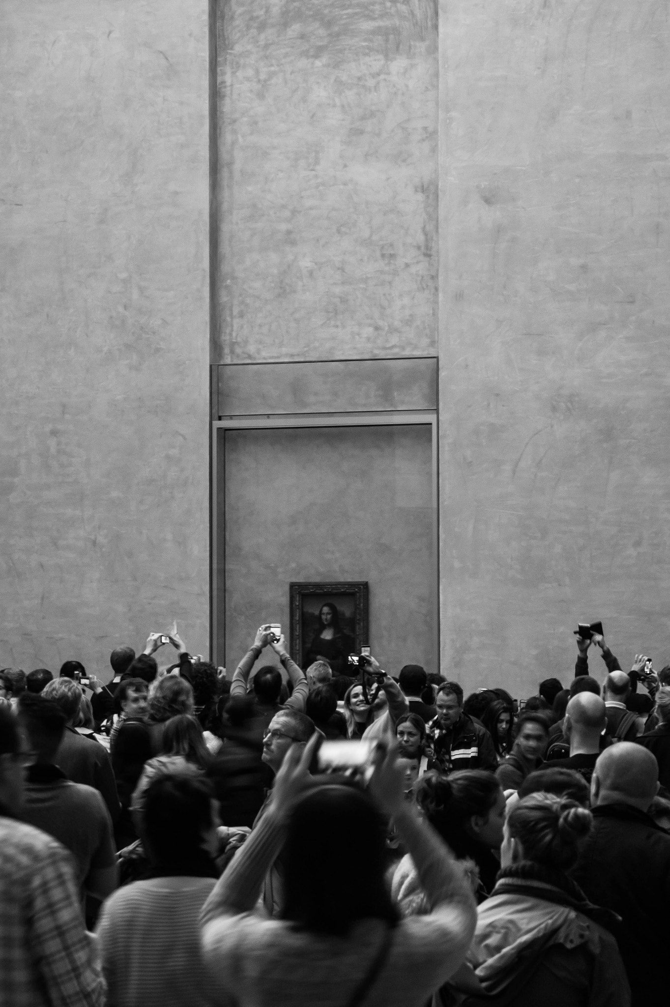 Sony Alpha DSLR-A350 + 35-70mm F4 sample photo. Mona lisa at louvre photography