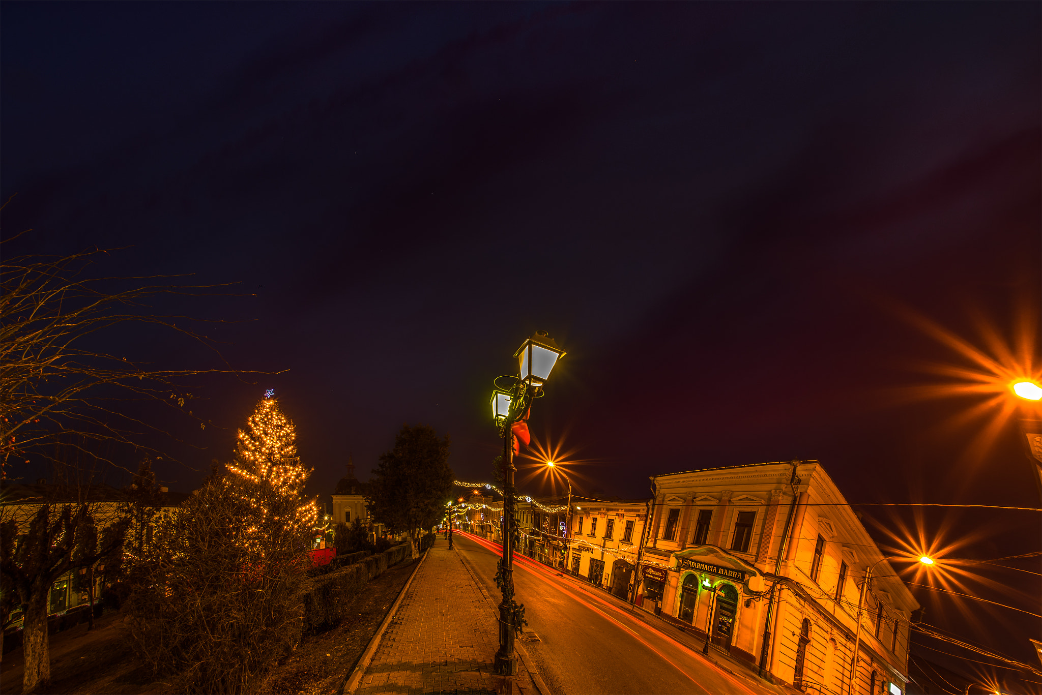 Samyang 12mm F2.8 ED AS NCS Fisheye sample photo. Sighet by night photography